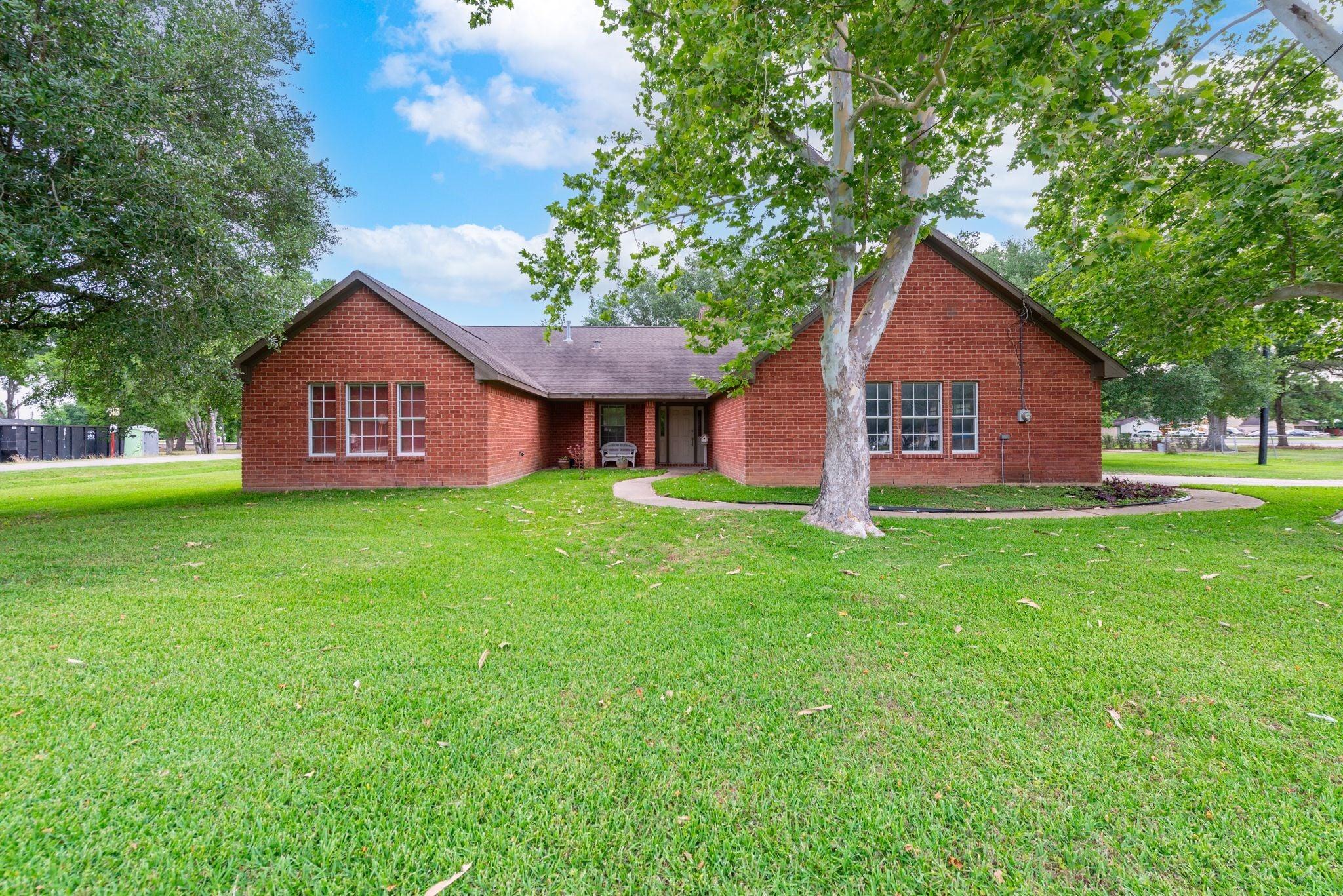 N 4th St, Beasley, TX 77417