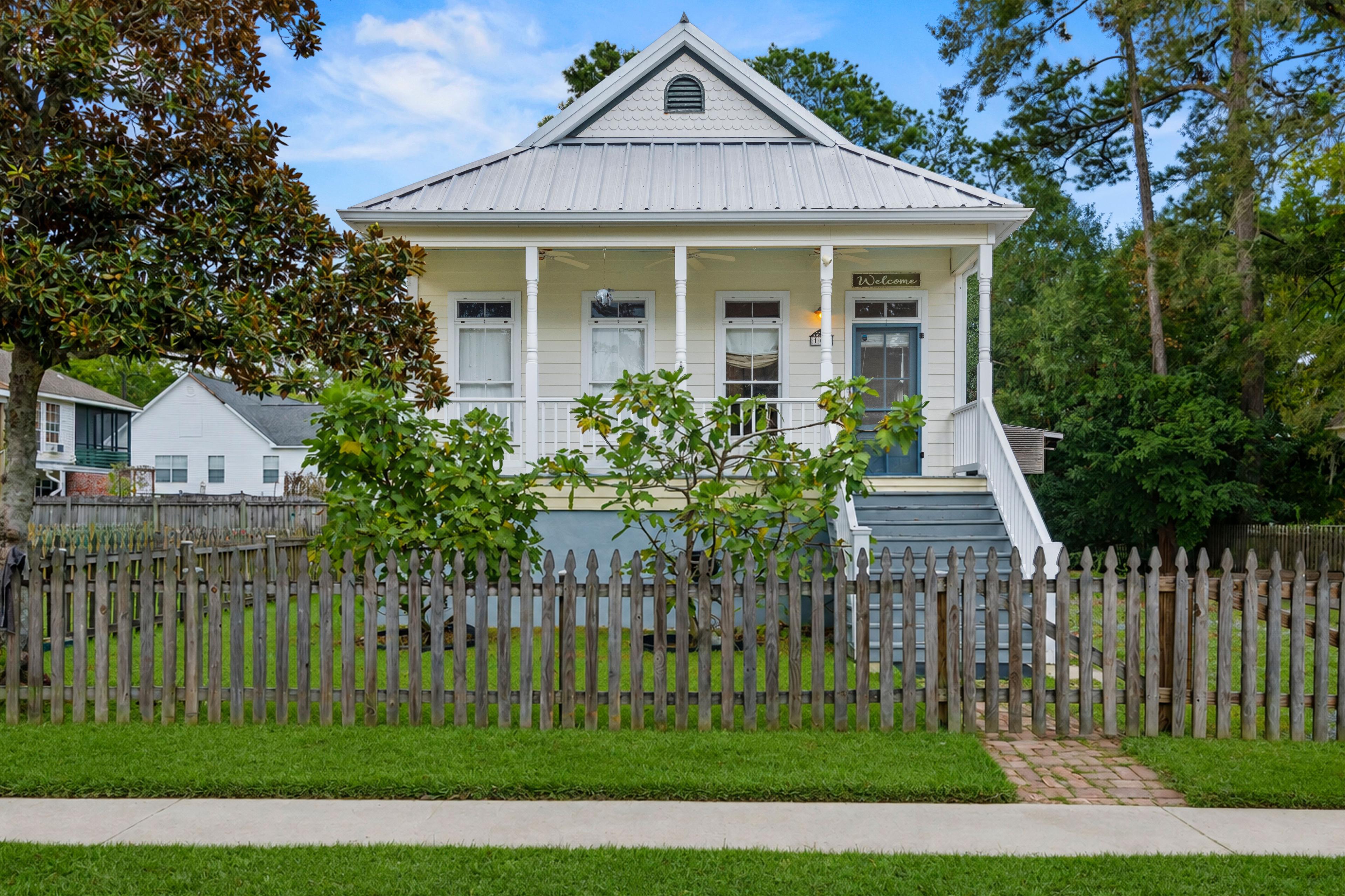 5th St, Madisonville, LA 70447