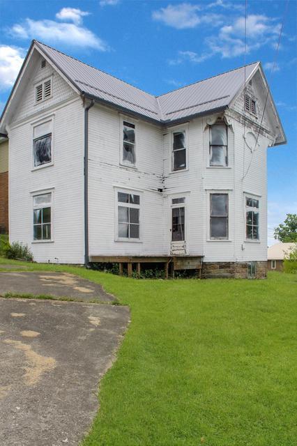 Grant St, Reynoldsville, PA 15851