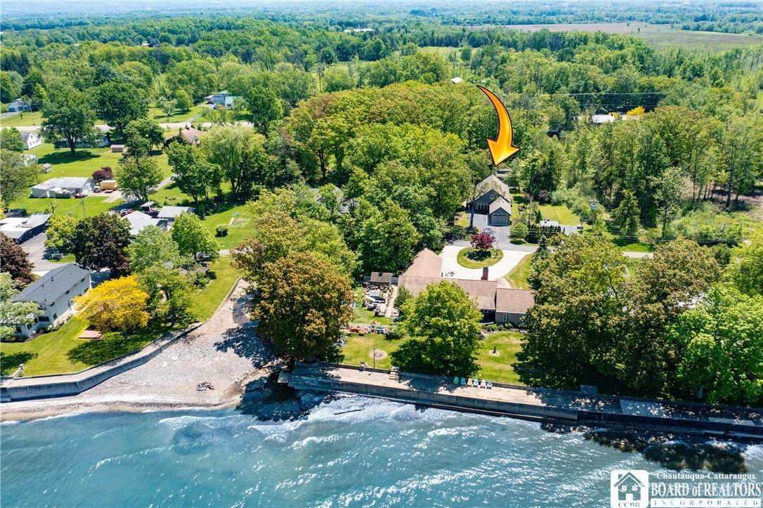 W Shorewood Dr, Dunkirk, NY 14048