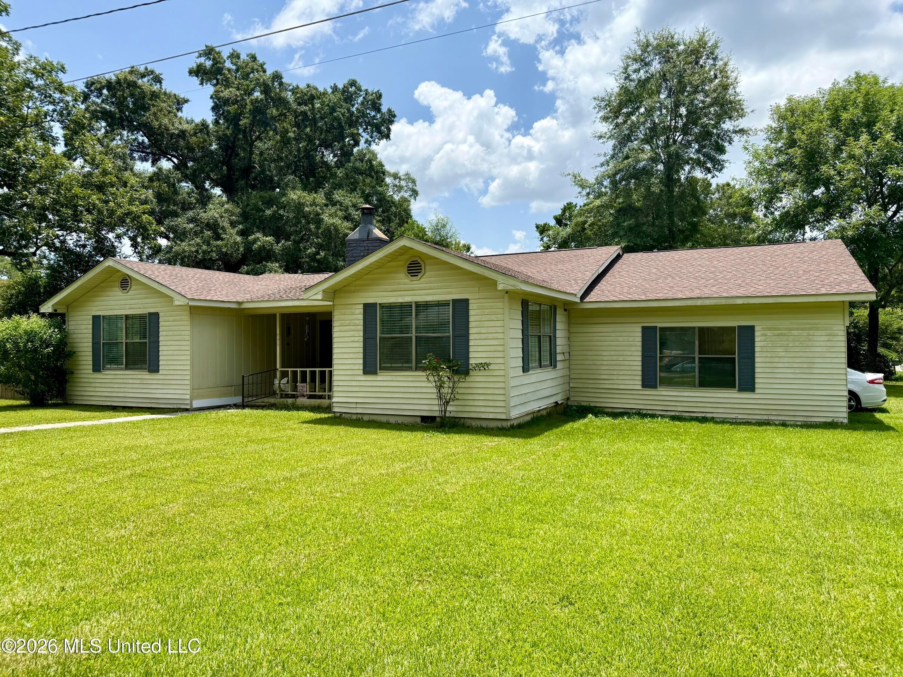 James Ave, Wiggins, MS 39577