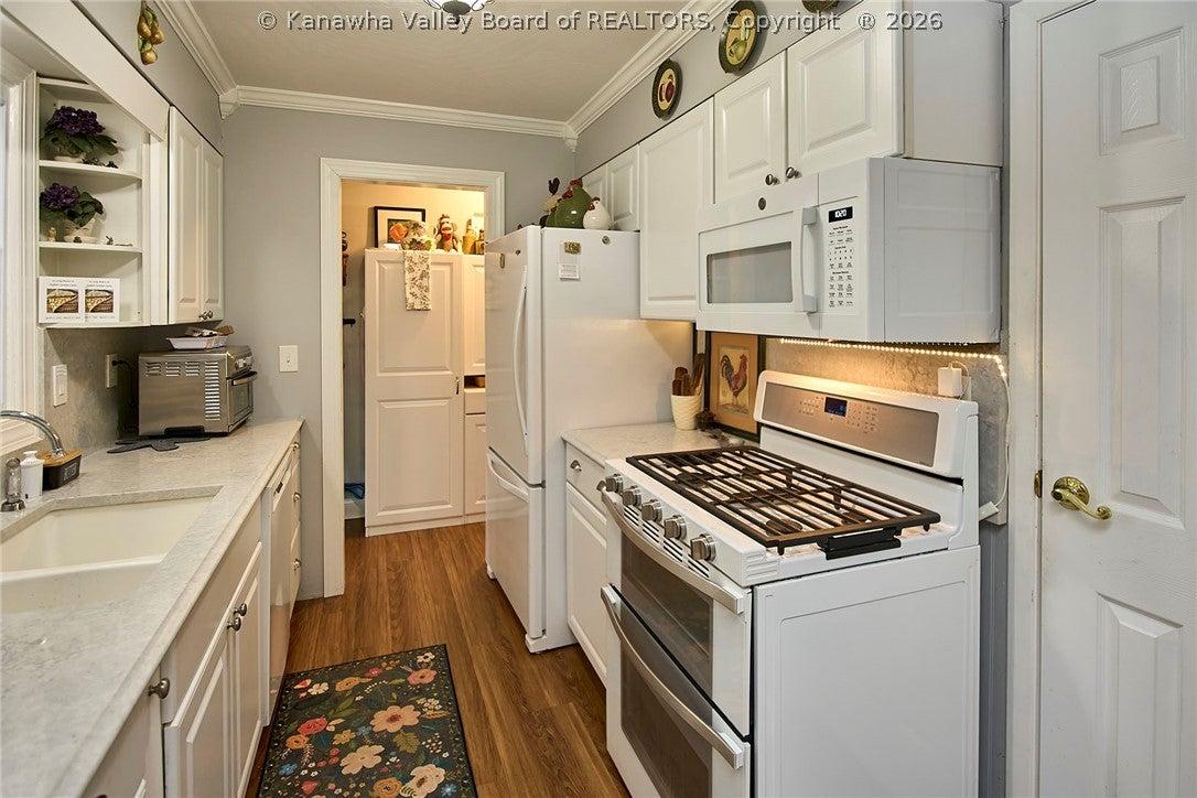 Richard Dr, Poca, WV 25159