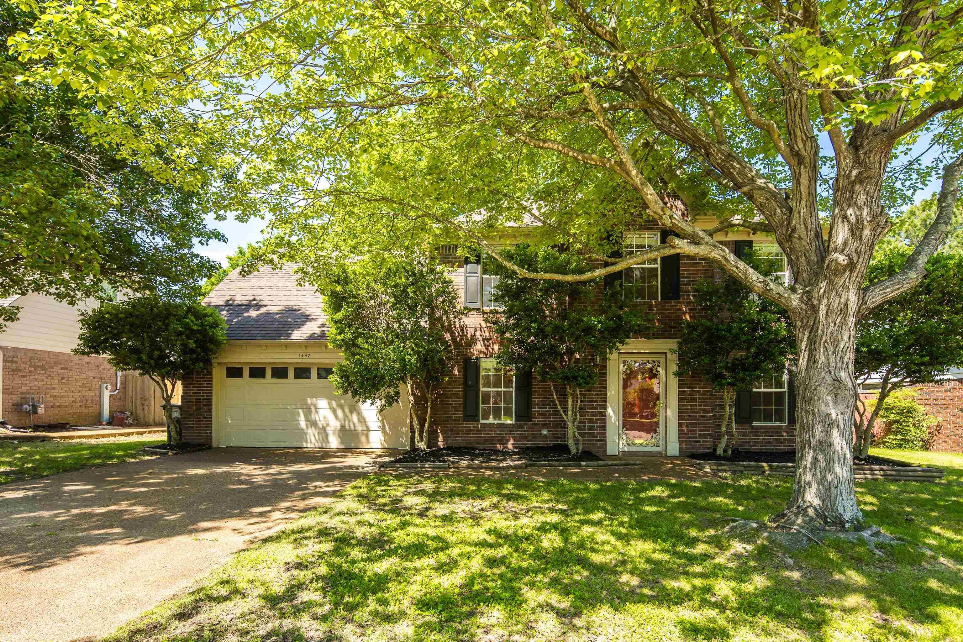 Howling Dr, Collierville, TN 38017