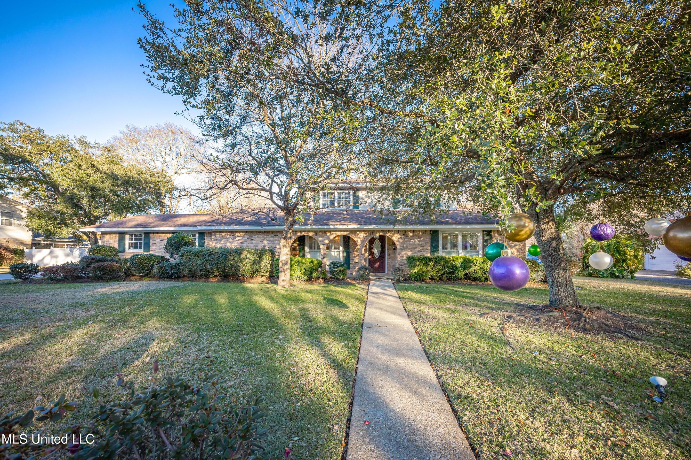 Warren St, Pascagoula, MS 39567