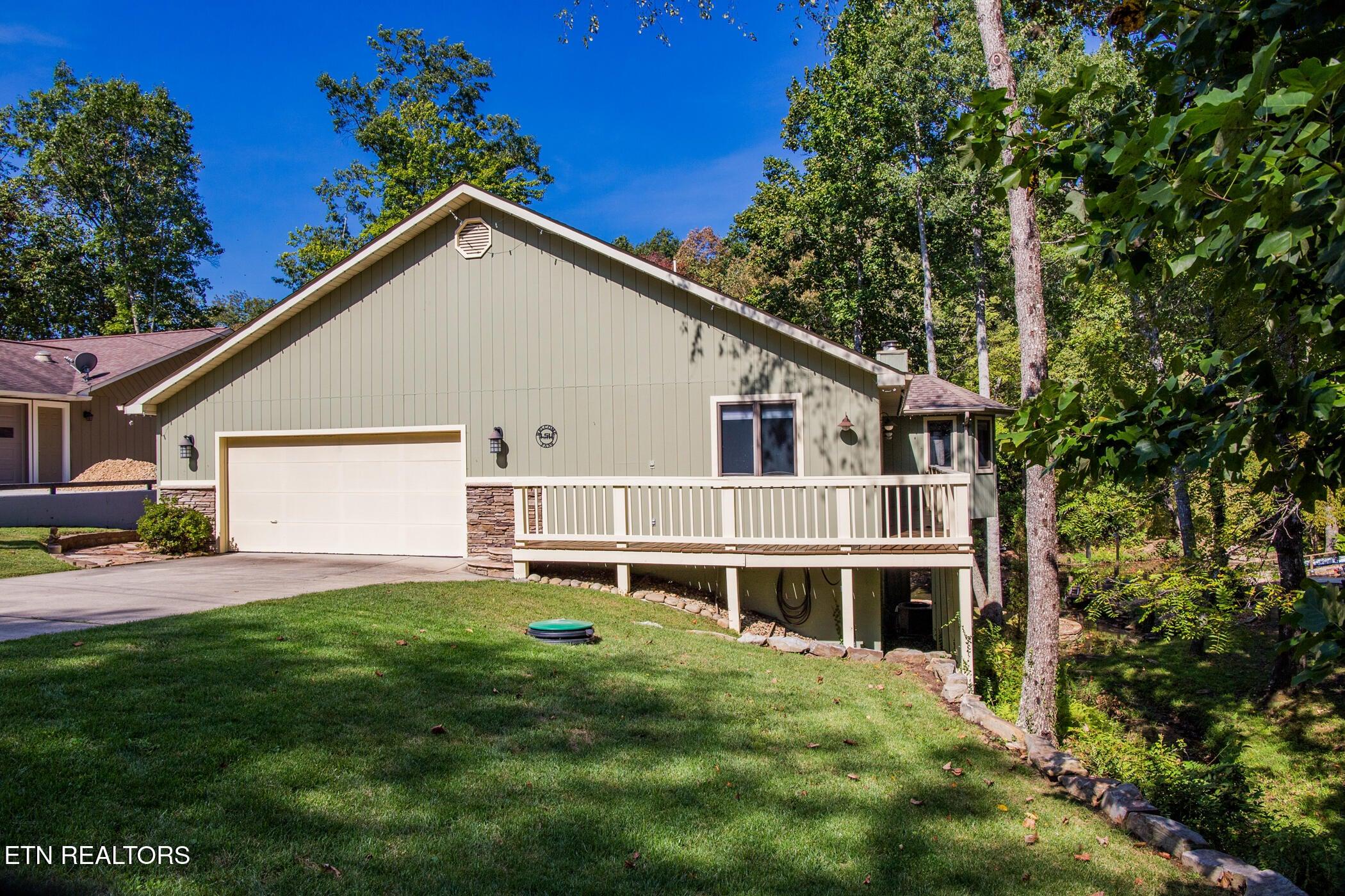 Meadowview Dr, Crossville, TN 38558