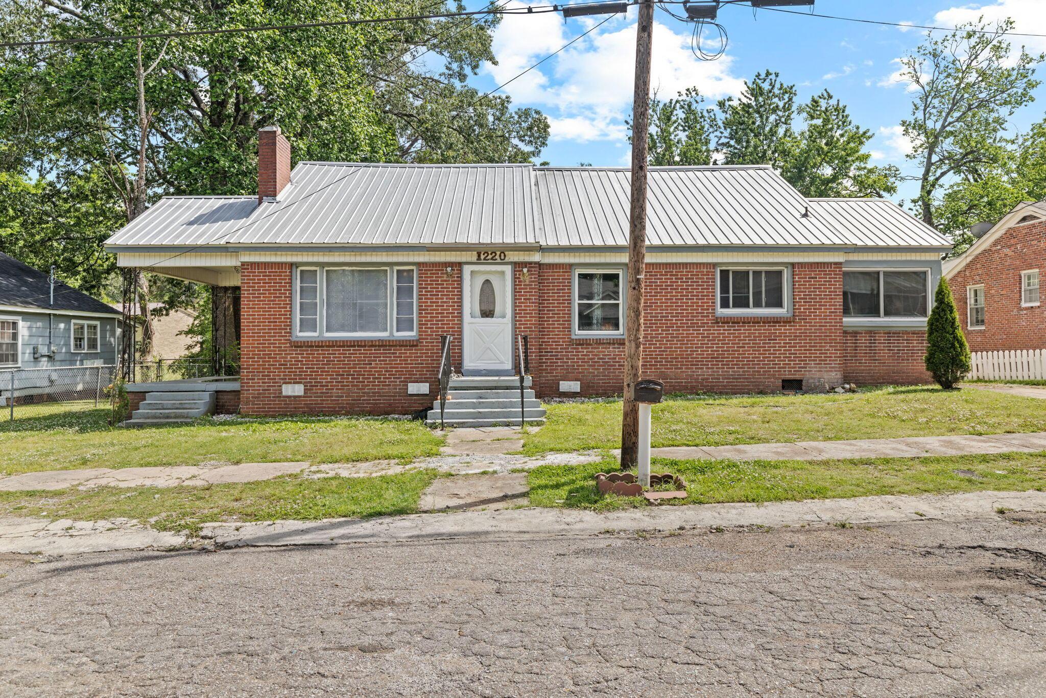 Cruise St, Corinth, MS 38834