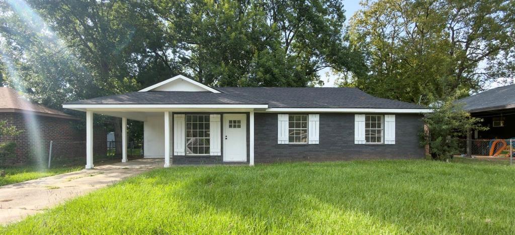 Rene Dr, Alexandria, LA 71302