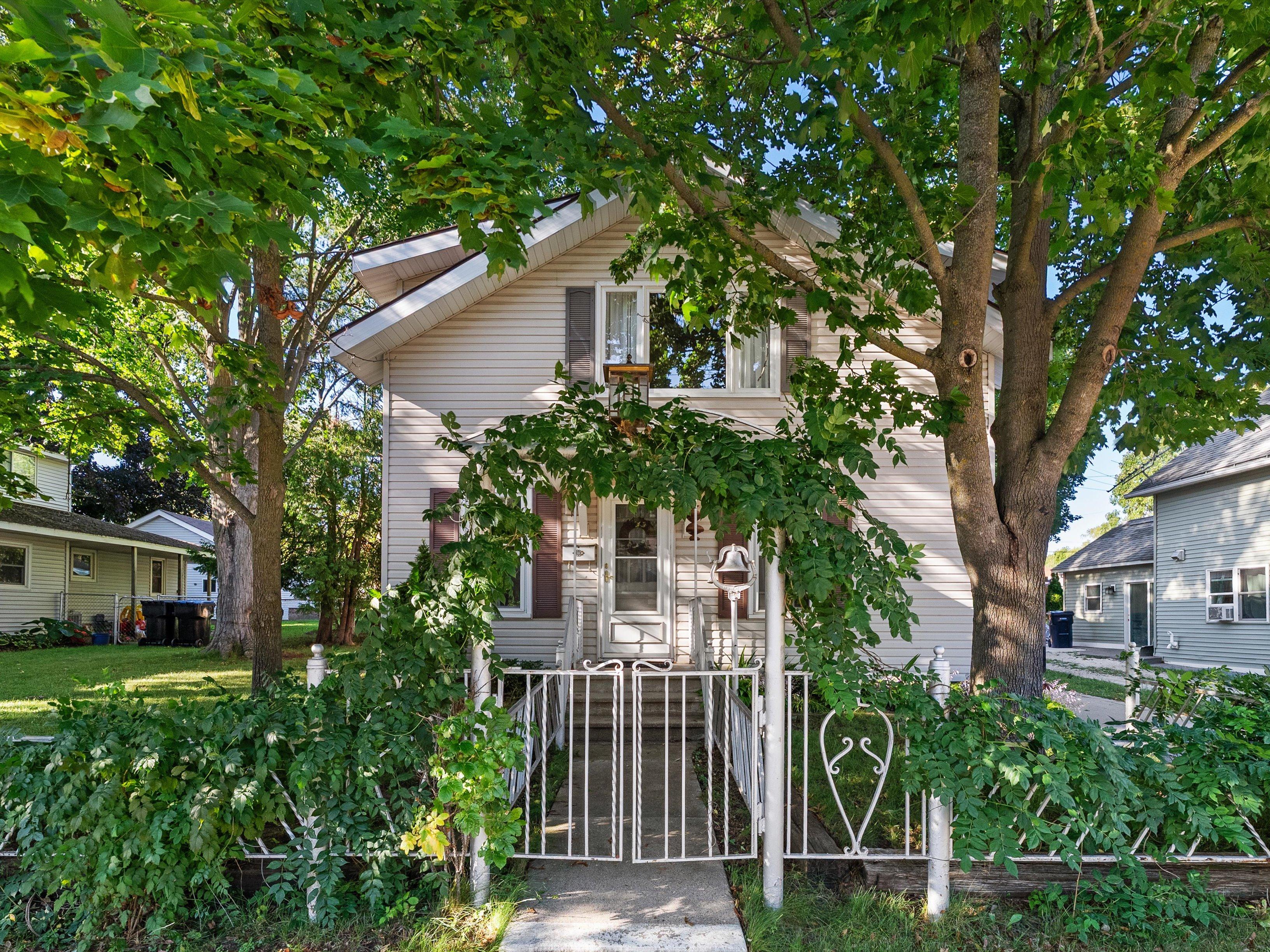 Quincy St, Sturgeon Bay, WI 54235