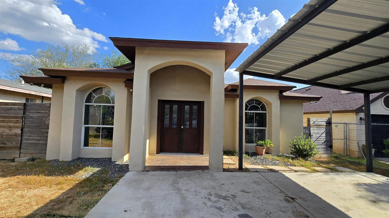 Pamplona Loop, Laredo, TX 78046
