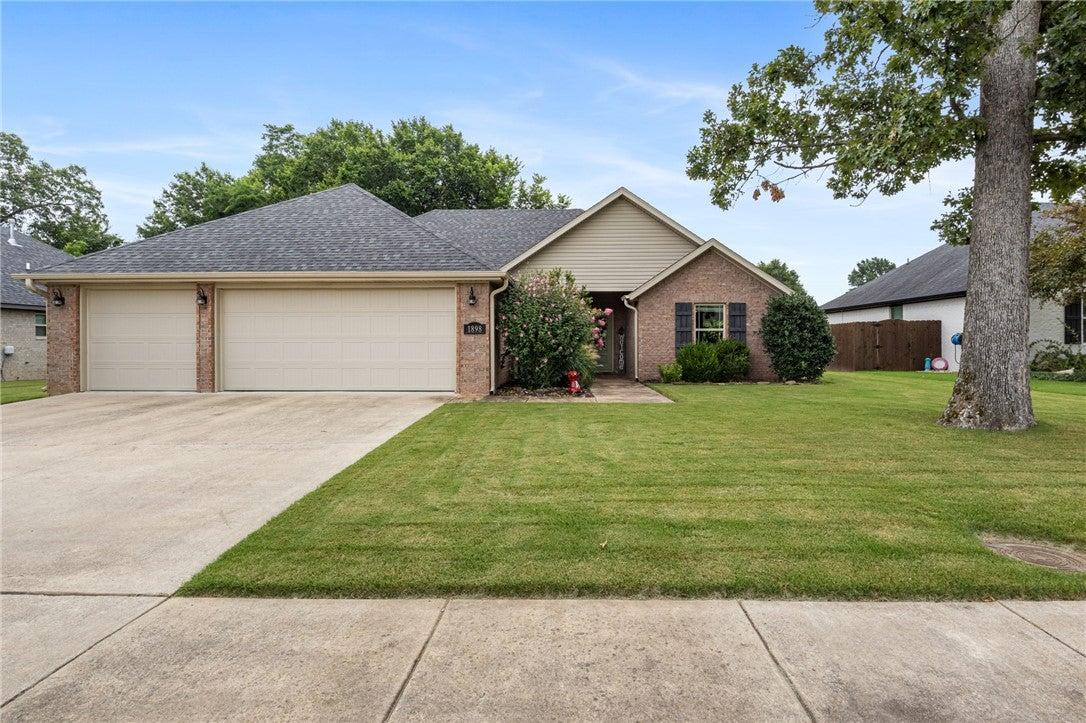 S Harding Pl, Fayetteville, AR 72701