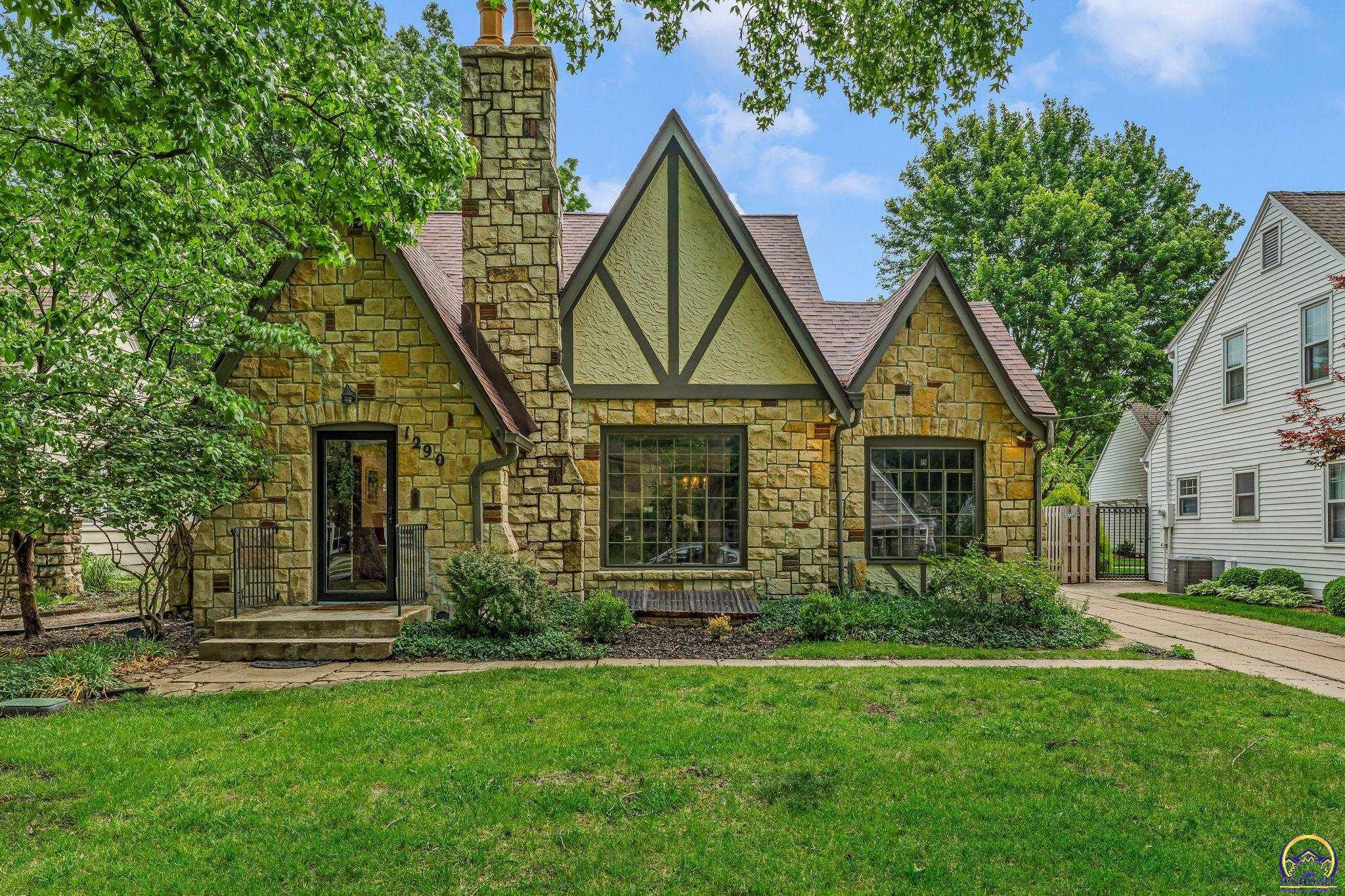 Sw Pembroke Ln, Topeka, KS 66604