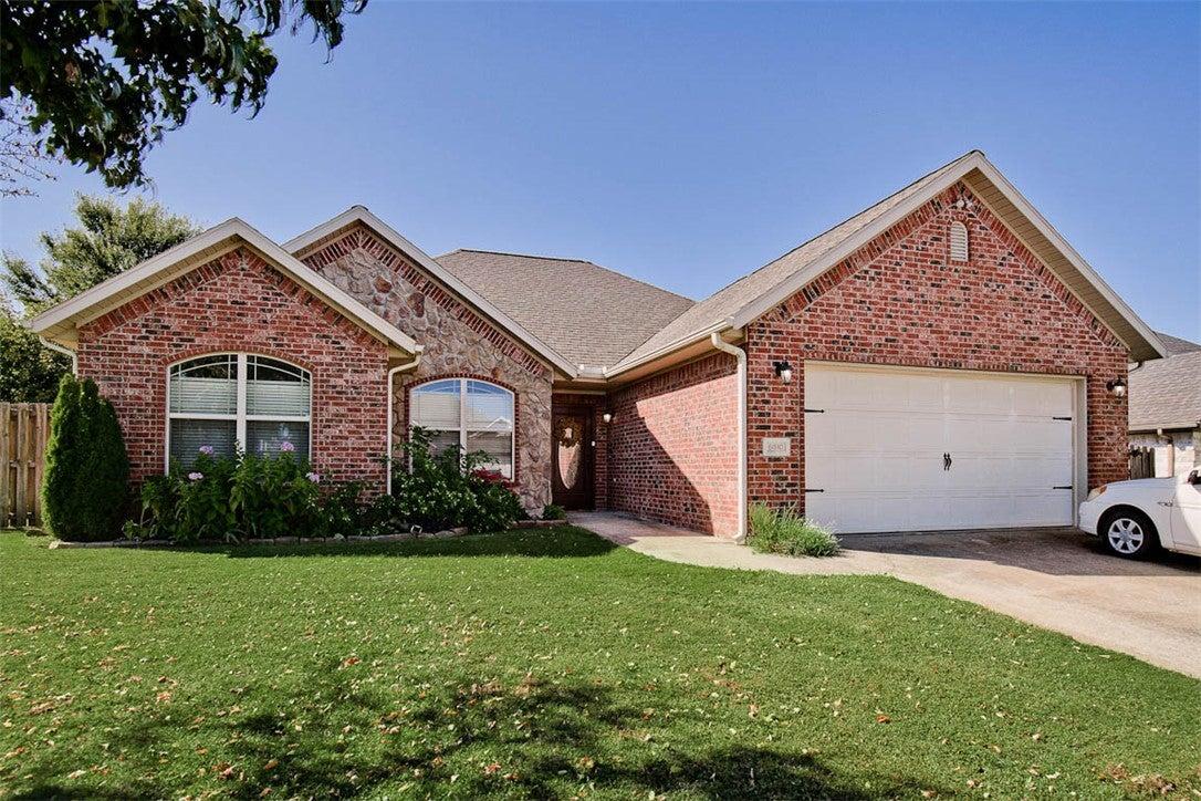 S 37th St, Rogers, AR 72758