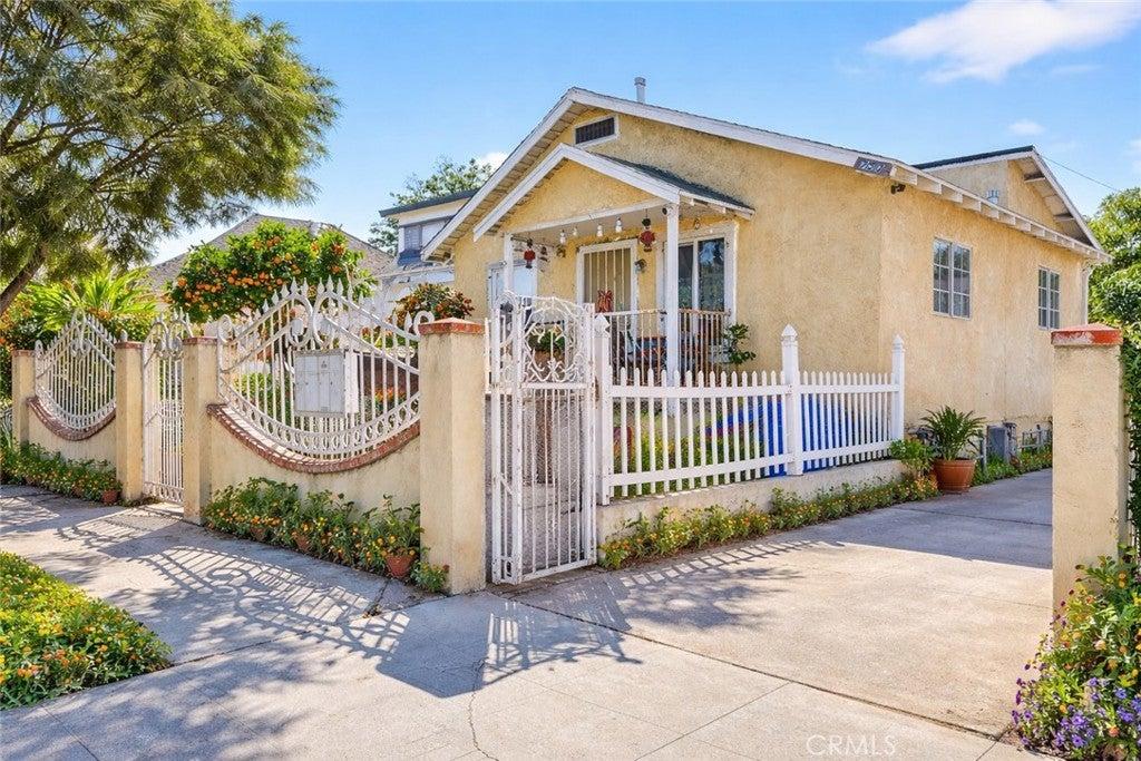 E 48th St, Los Angeles, CA 90011