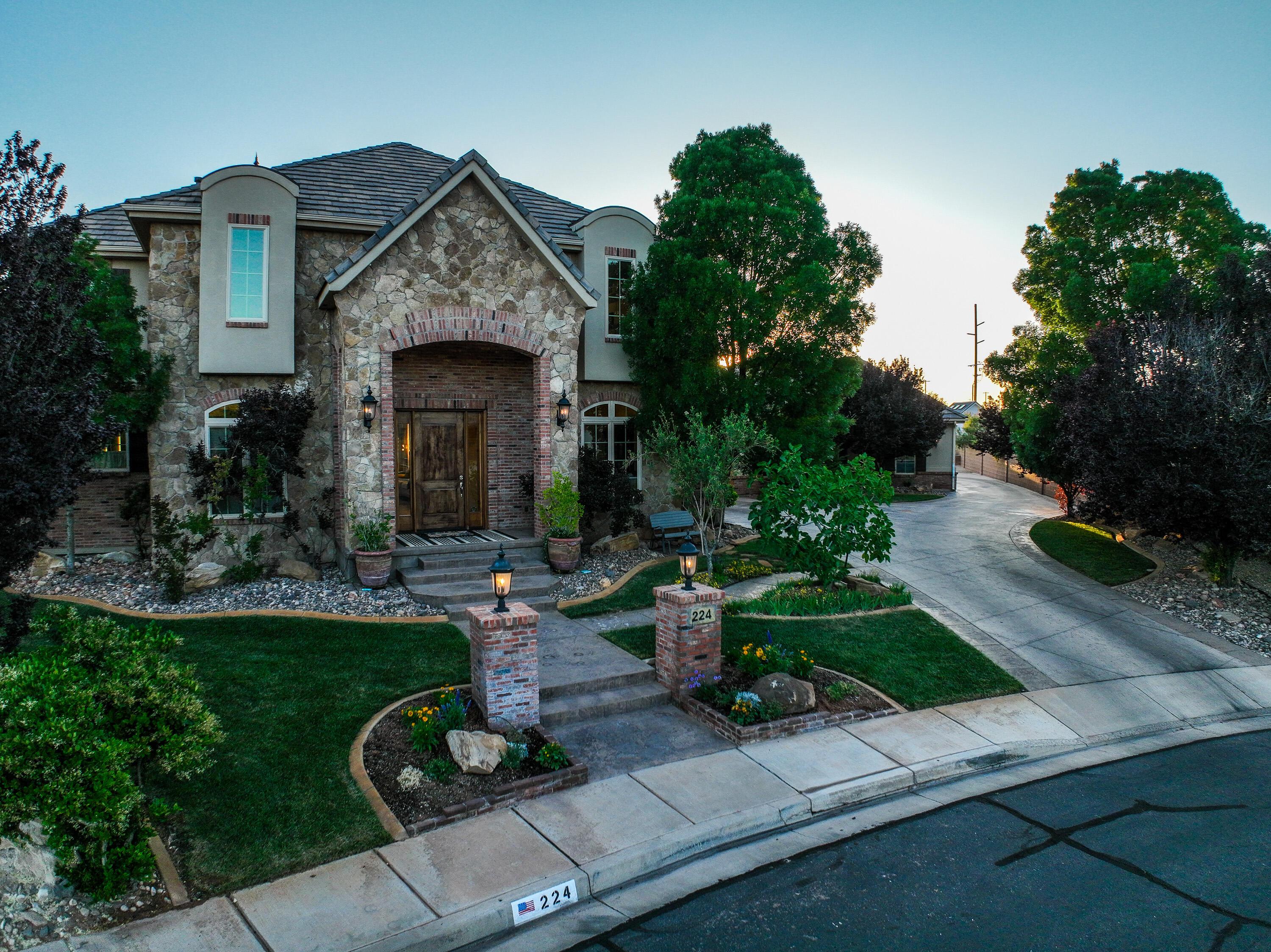 E 1175 S, Ivins, UT 84738