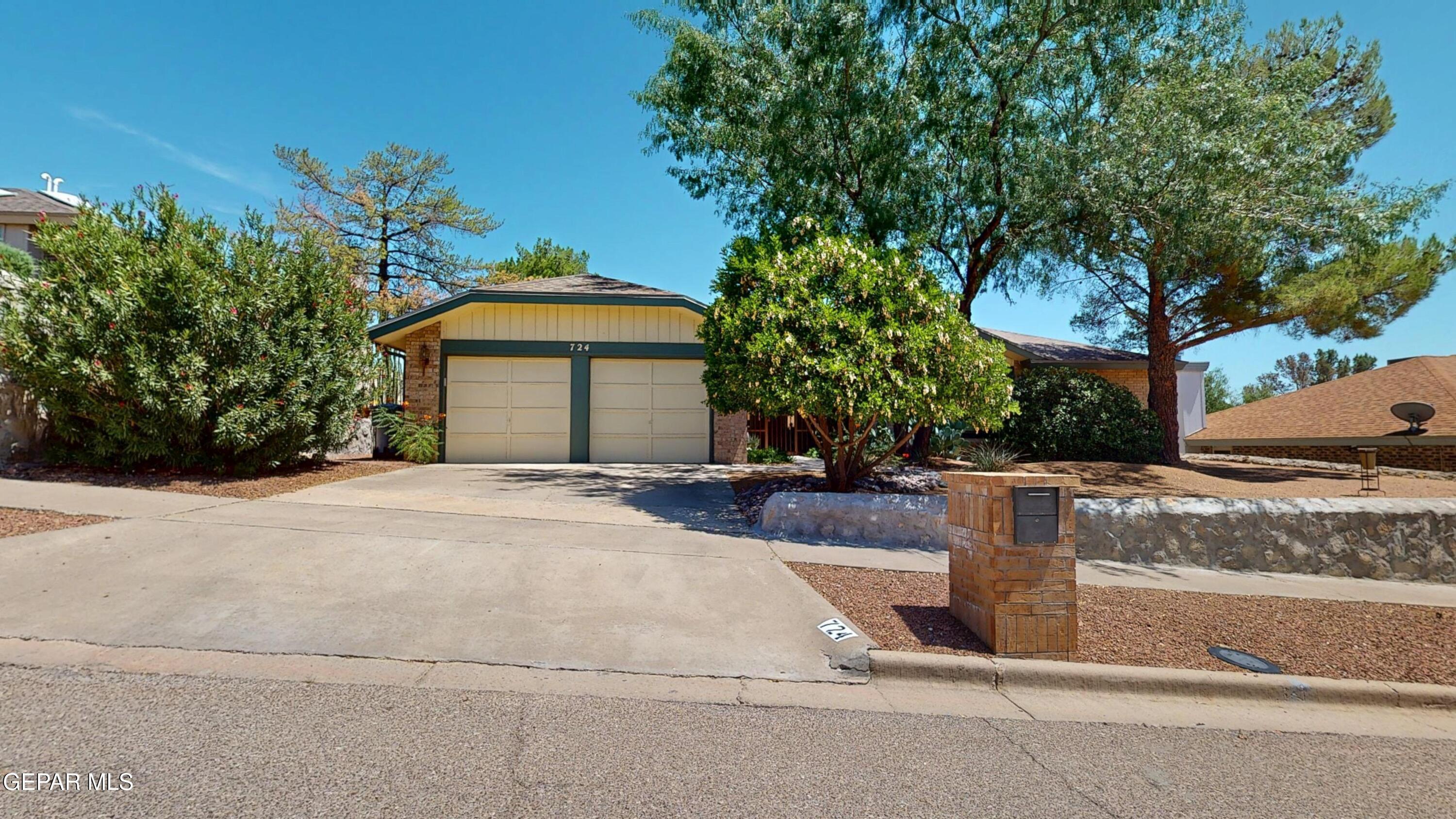 Cheltenham Dr, El Paso, TX 79912
