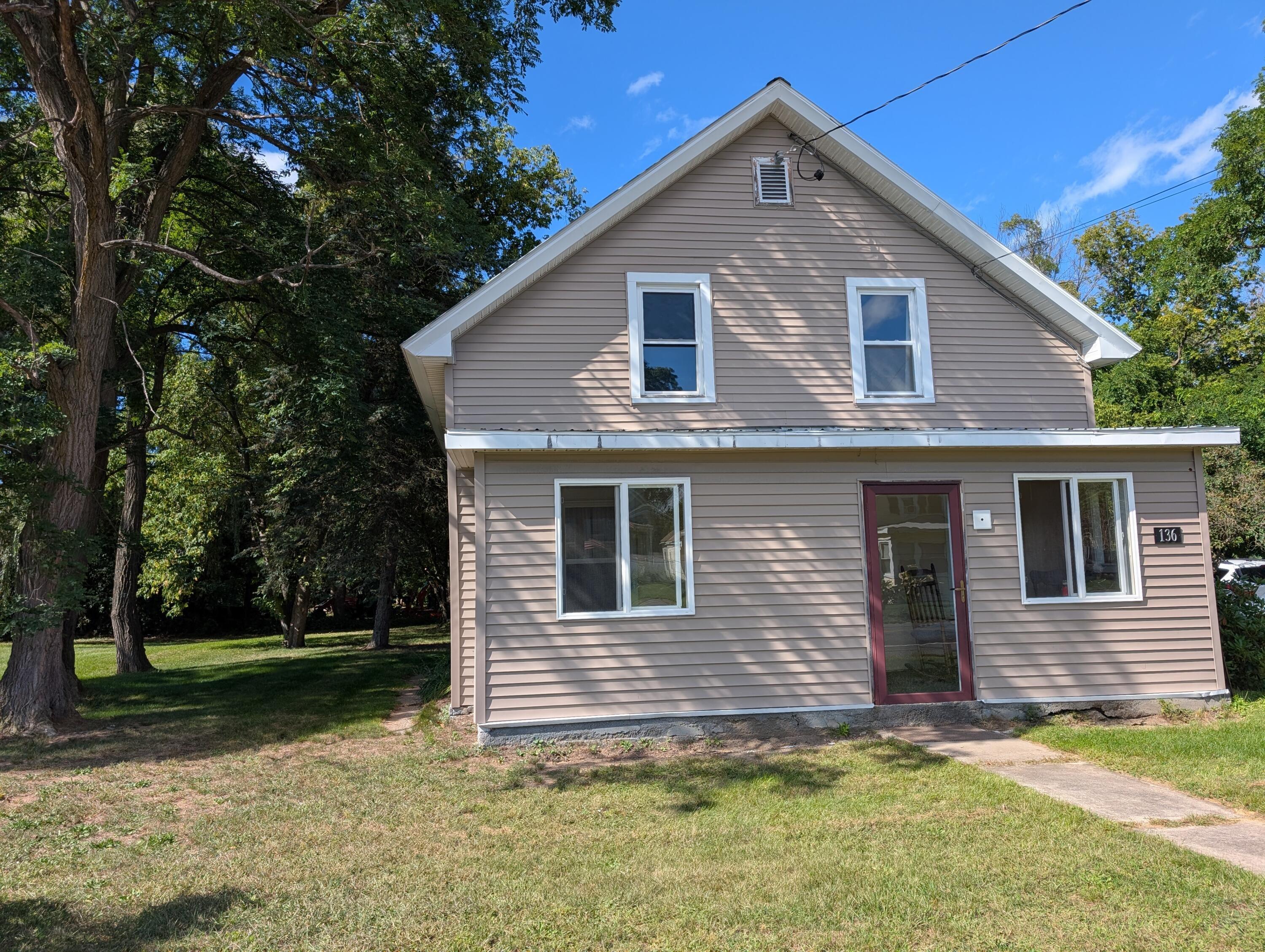 Pleasant St, Keeseville, NY 12944