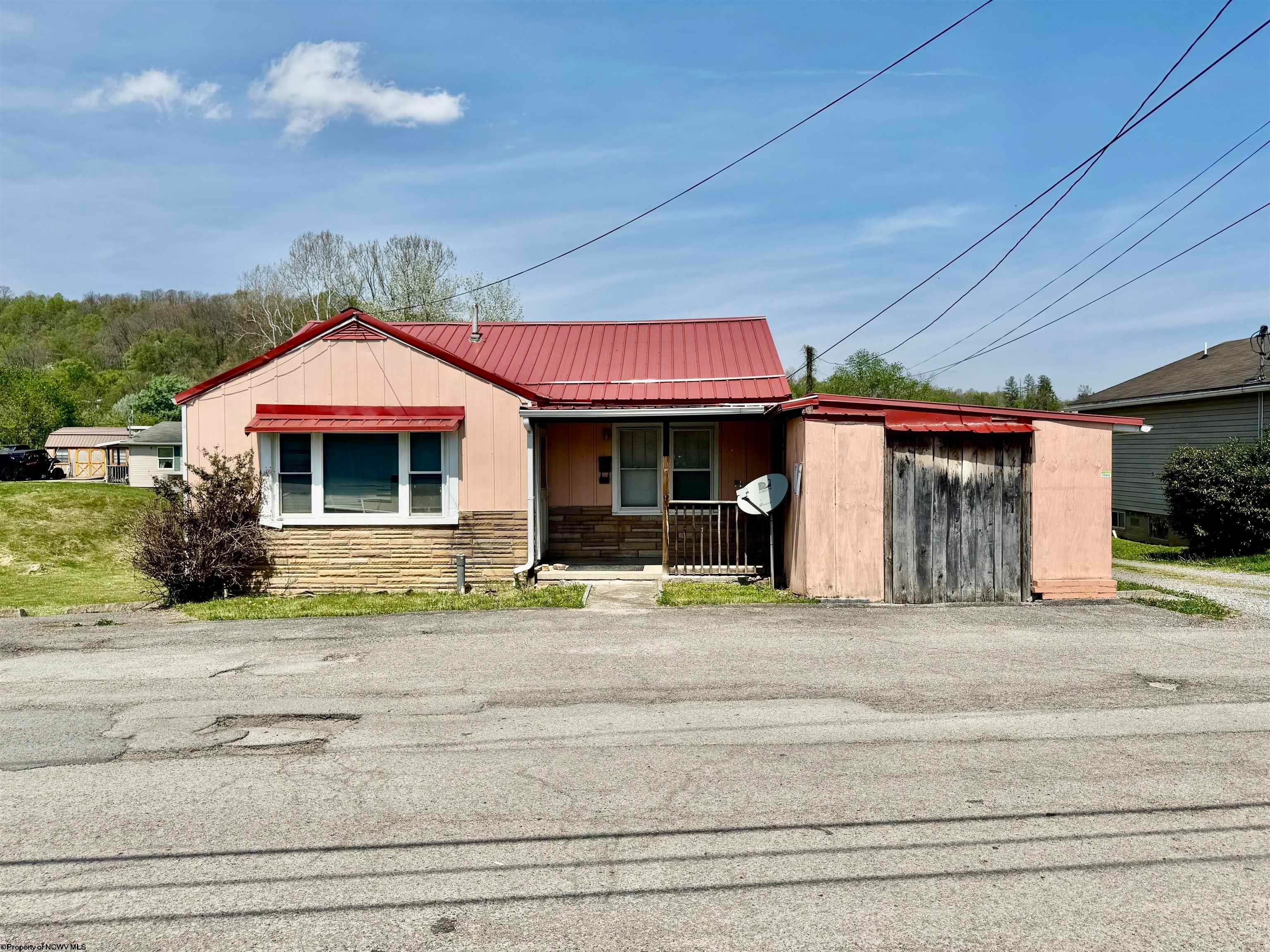 Minnich St, Weston, WV 26452
