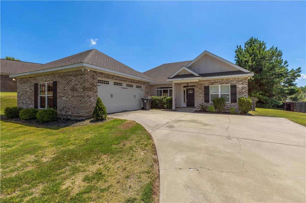Tree Top Hl, Smiths Station, AL 36877