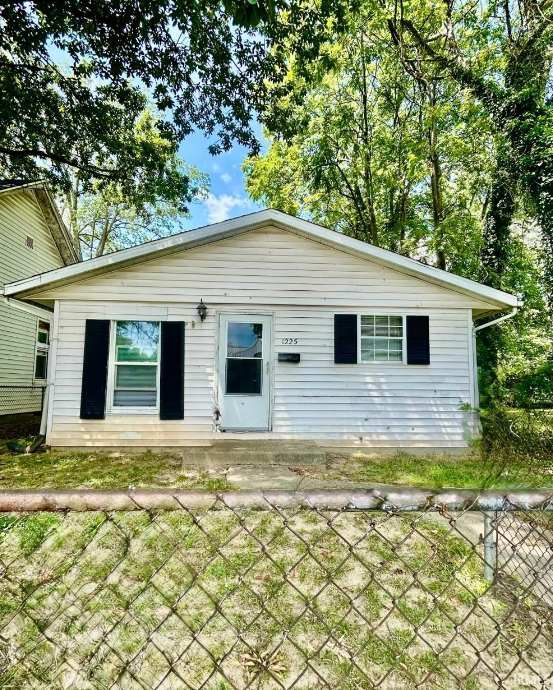 S Linwood Ave, Evansville, IN 47713