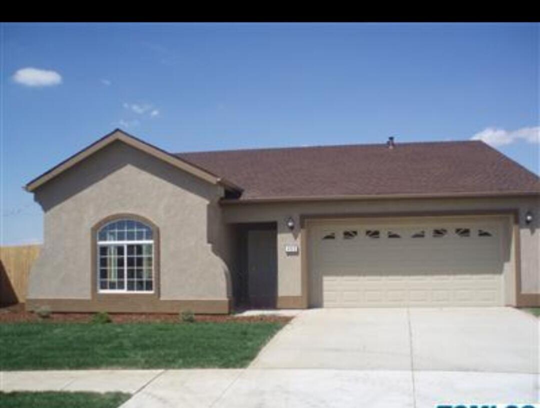 Mathew Pl, Lindsay, CA 93247