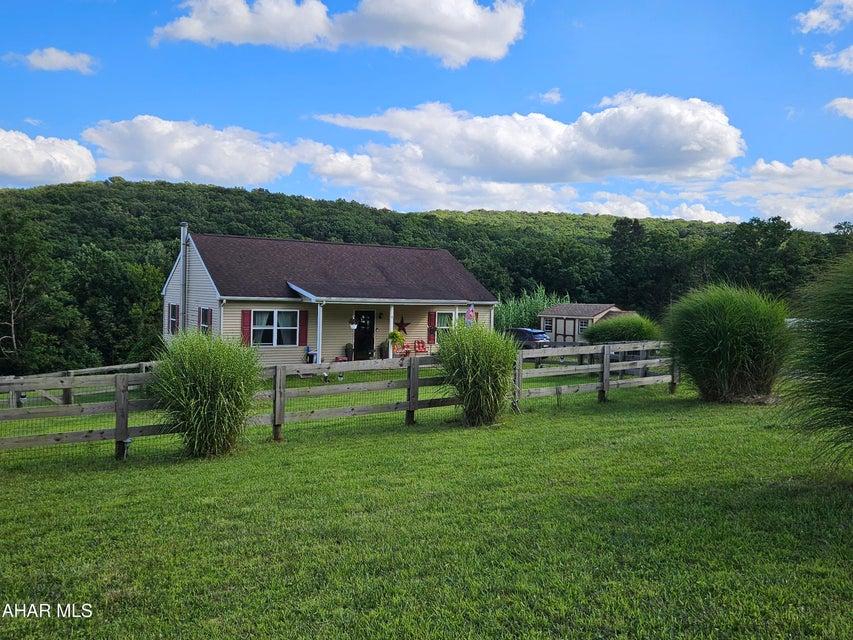 Beastons Rd, Tyrone, PA 16686