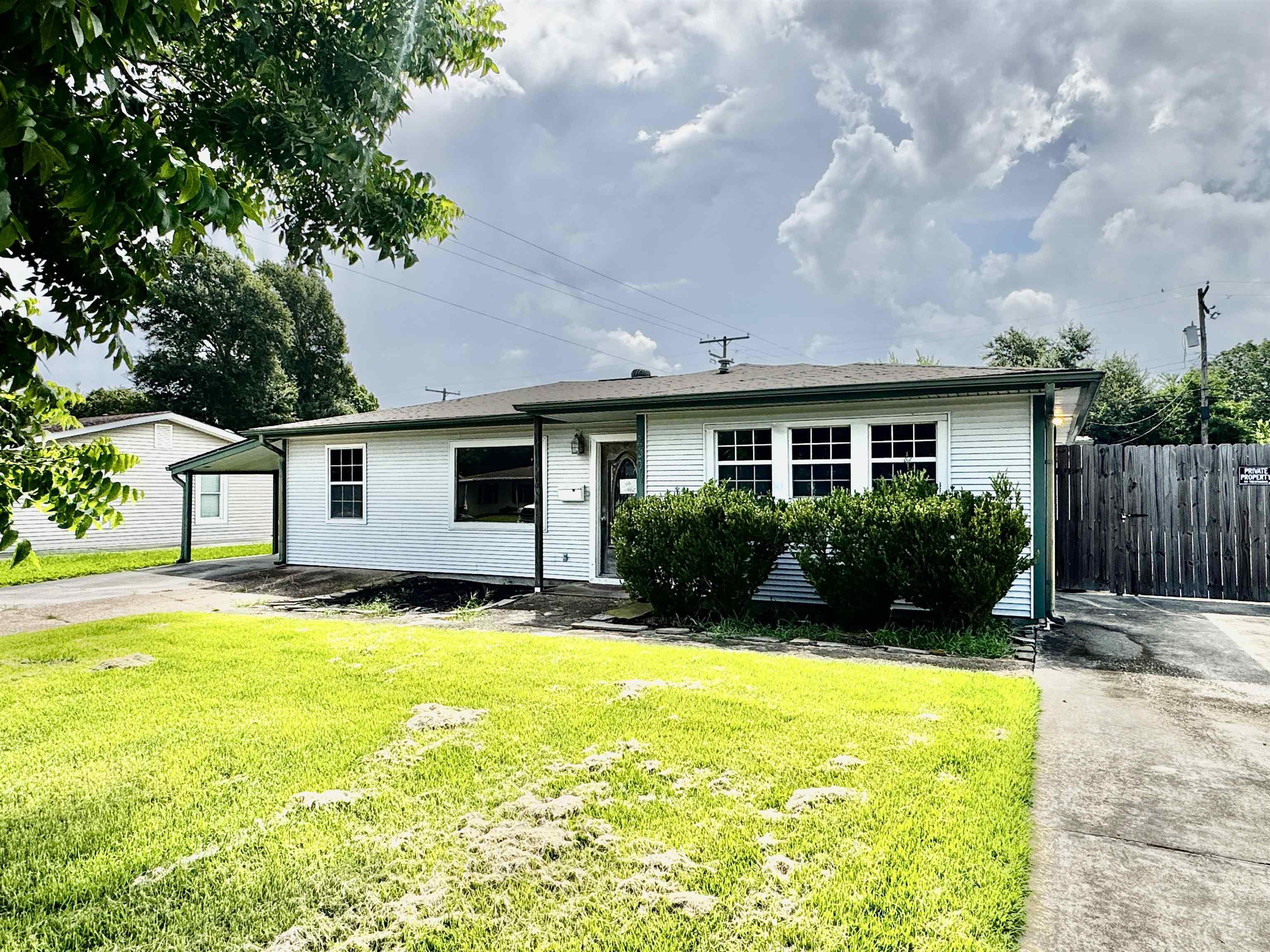 7th St, Port Neches, TX 77651