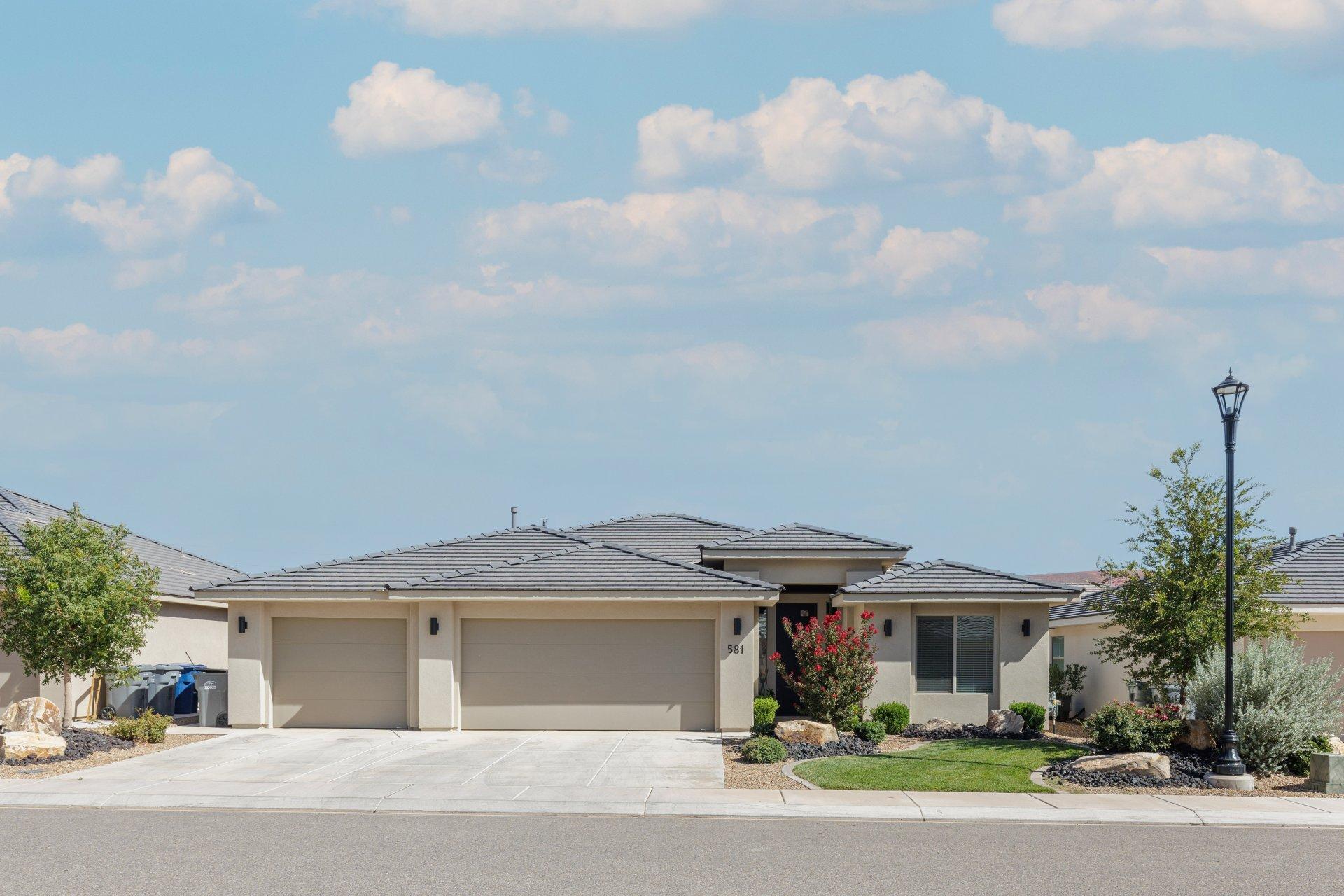 S Orange Grove Dr, Washington, UT 84780