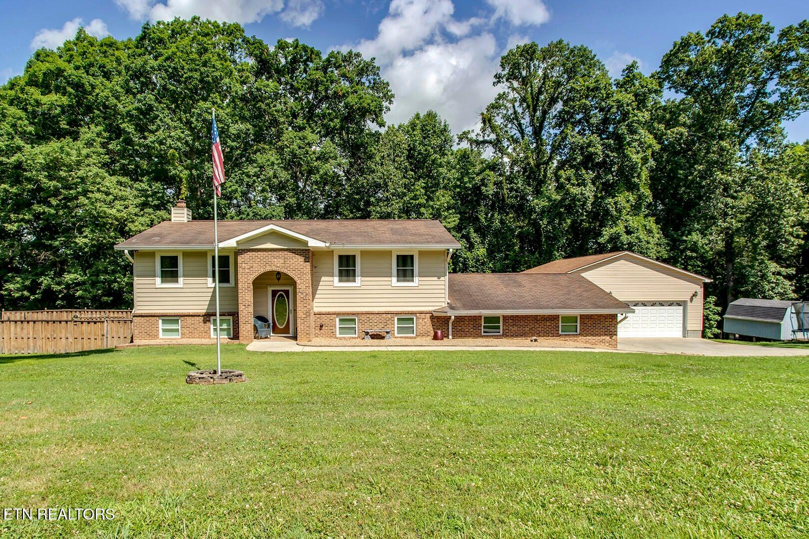 Van Stowe Rd, Harriman, TN 37748