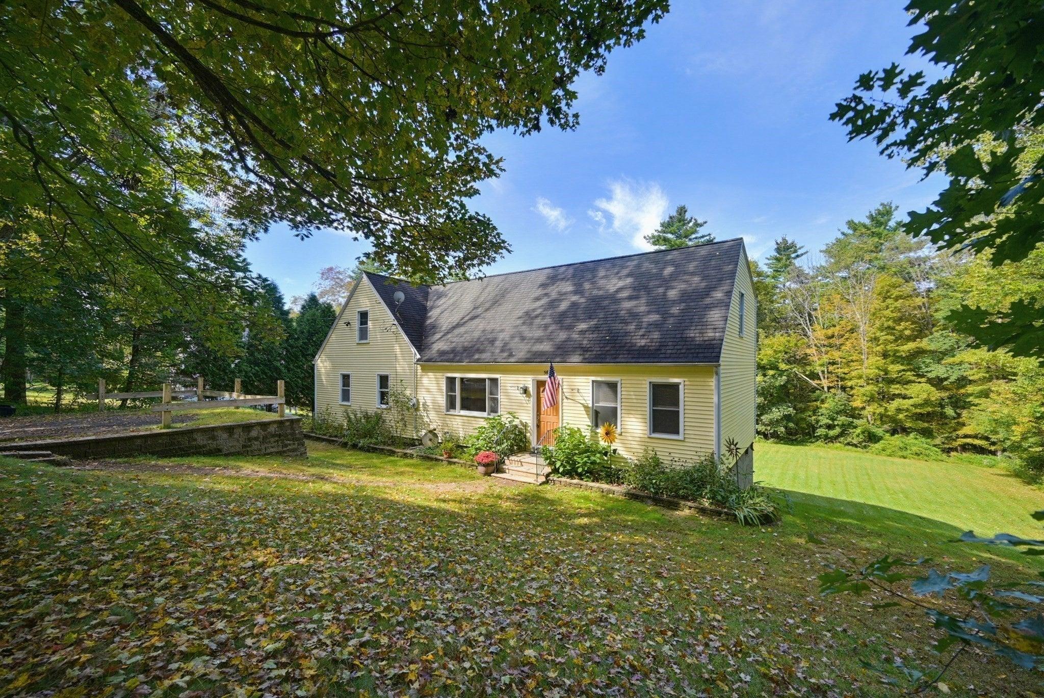 Harrington Rd, Charlton, MA 01507