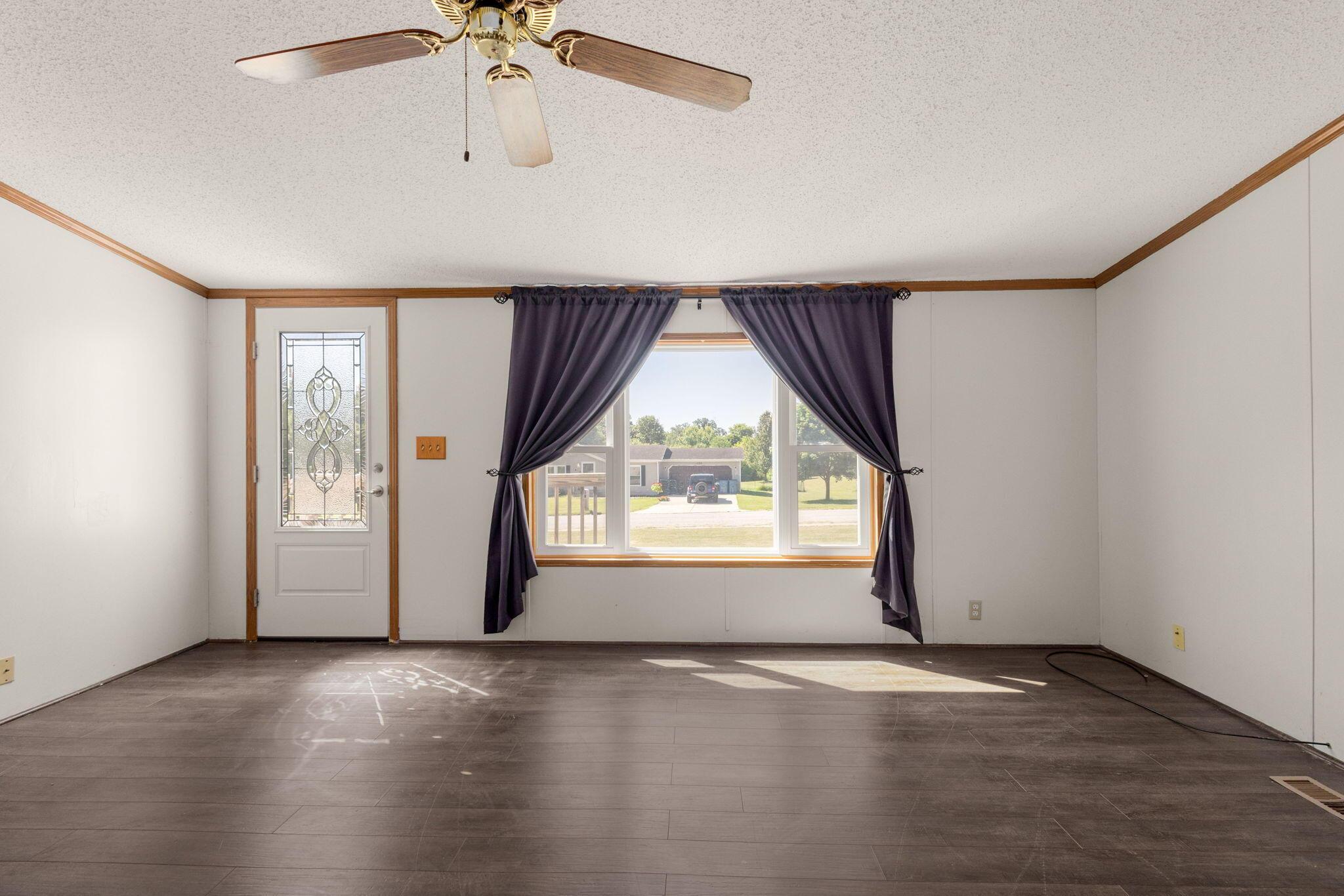 E Colonial Dr, La Porte, IN 46350