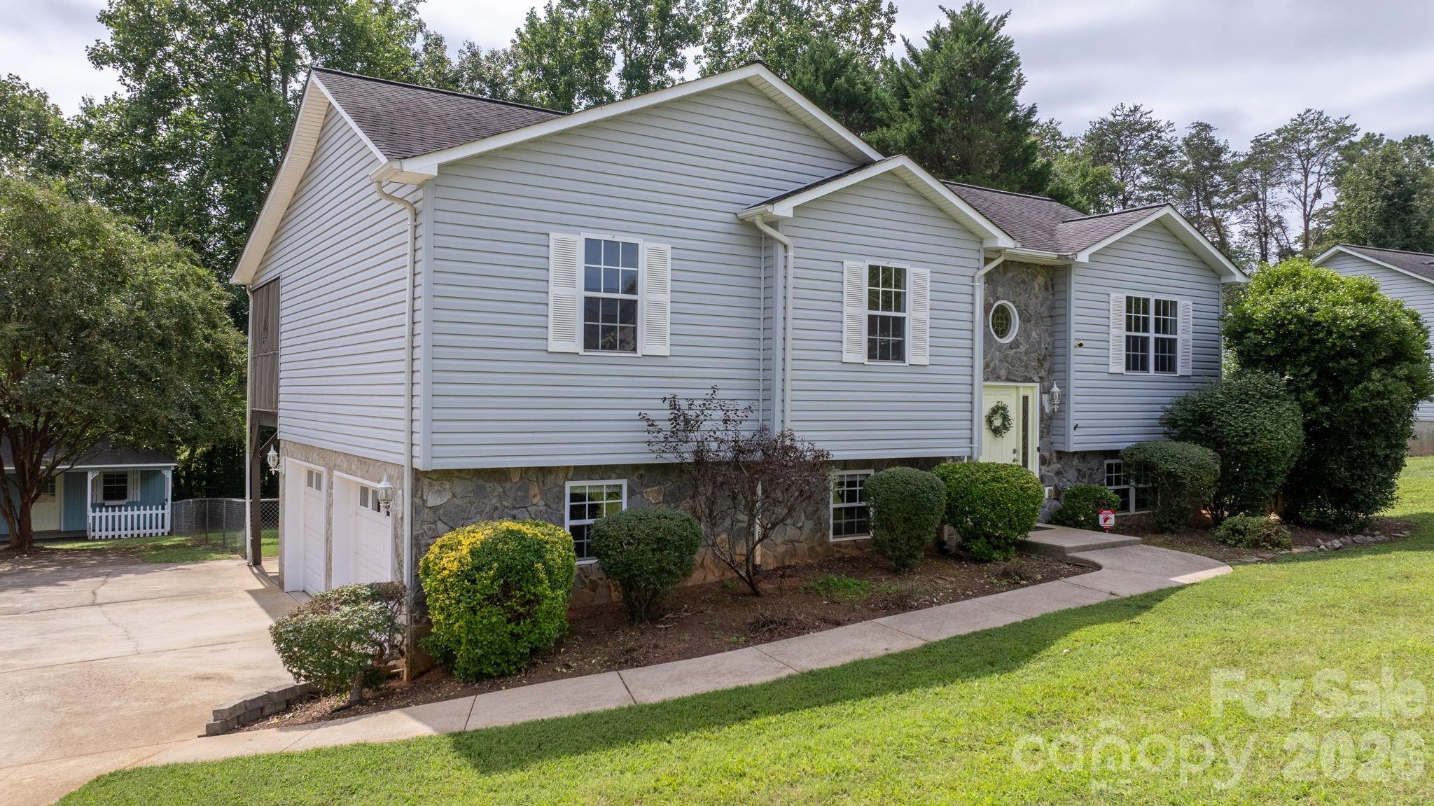 Samanthas Wls, Newton, NC 28658