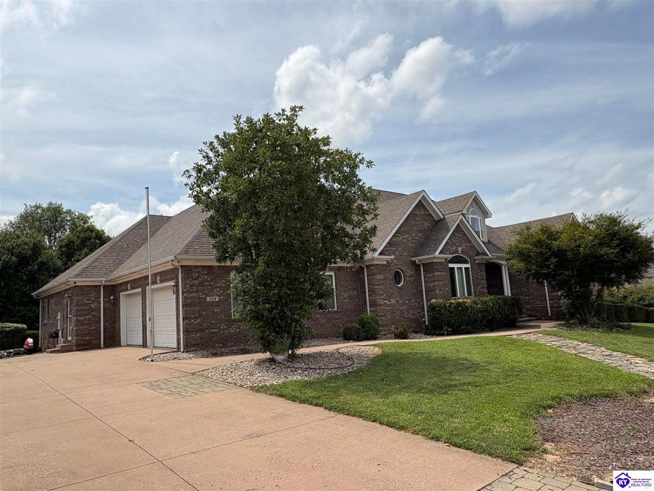 Langley Trce, Elizabethtown, KY 42701