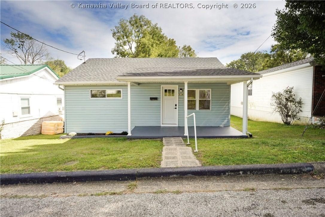 S Washington St, Saint Albans, WV 25177