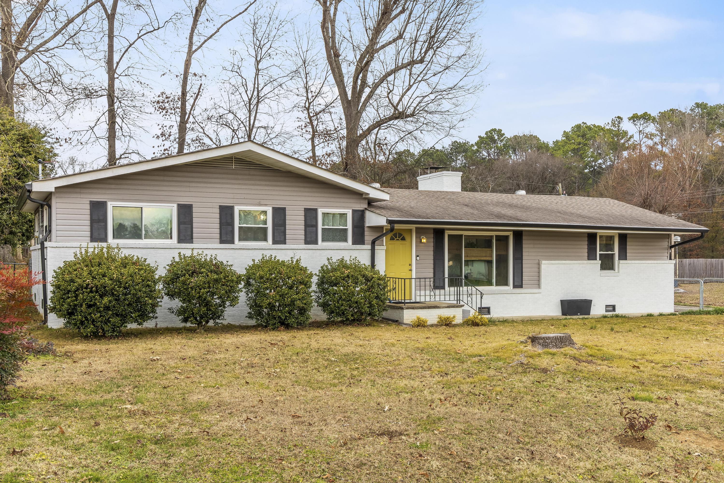 Sharon Cir, Rossville, GA 30741