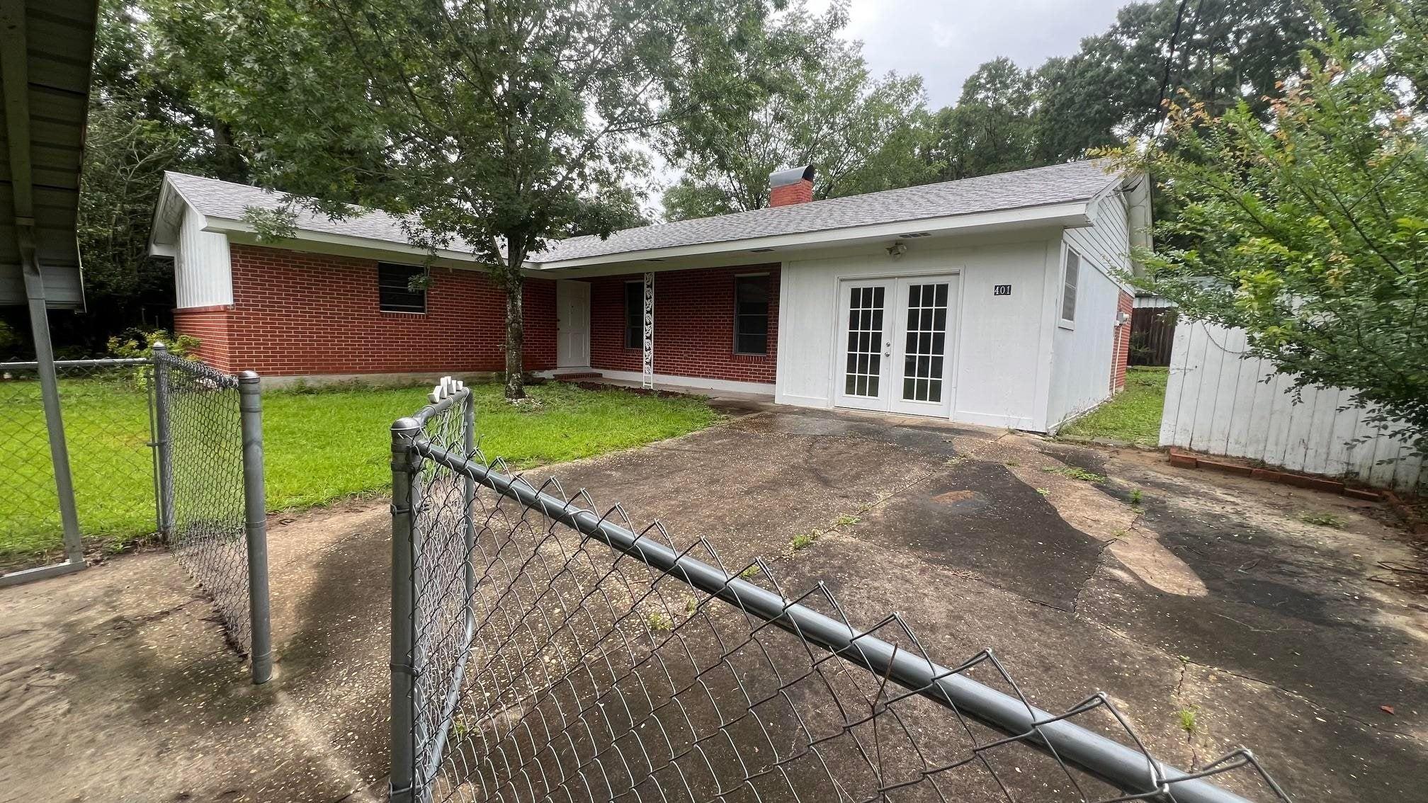 E Ida Ave, Opp, AL 36467