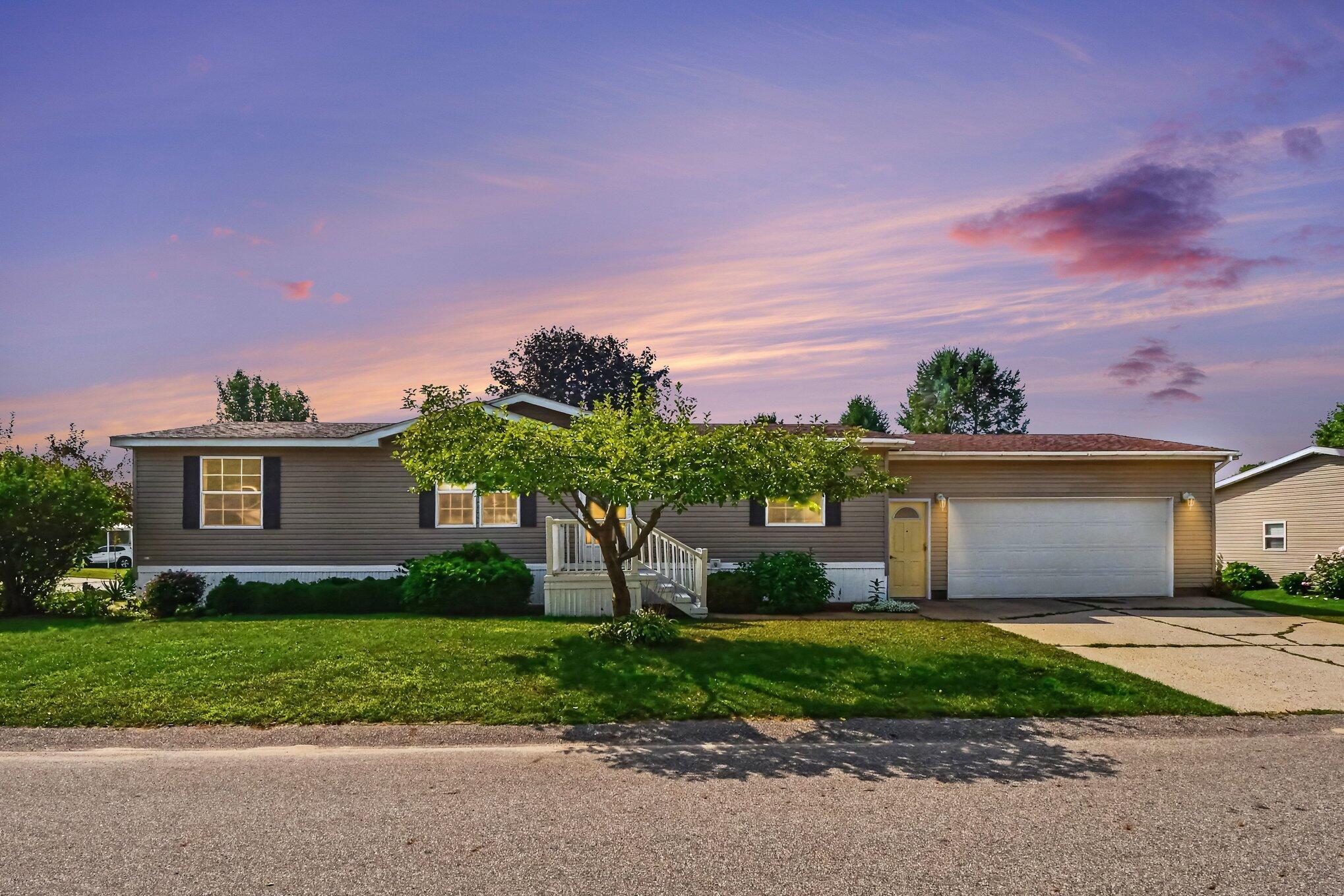 Cloverfield Dr, Cedar Springs, MI 49319