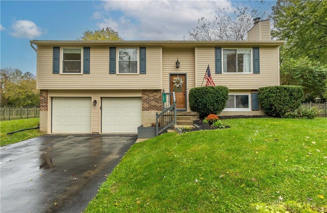 Lynlee Dr, Bellbrook, OH 45305