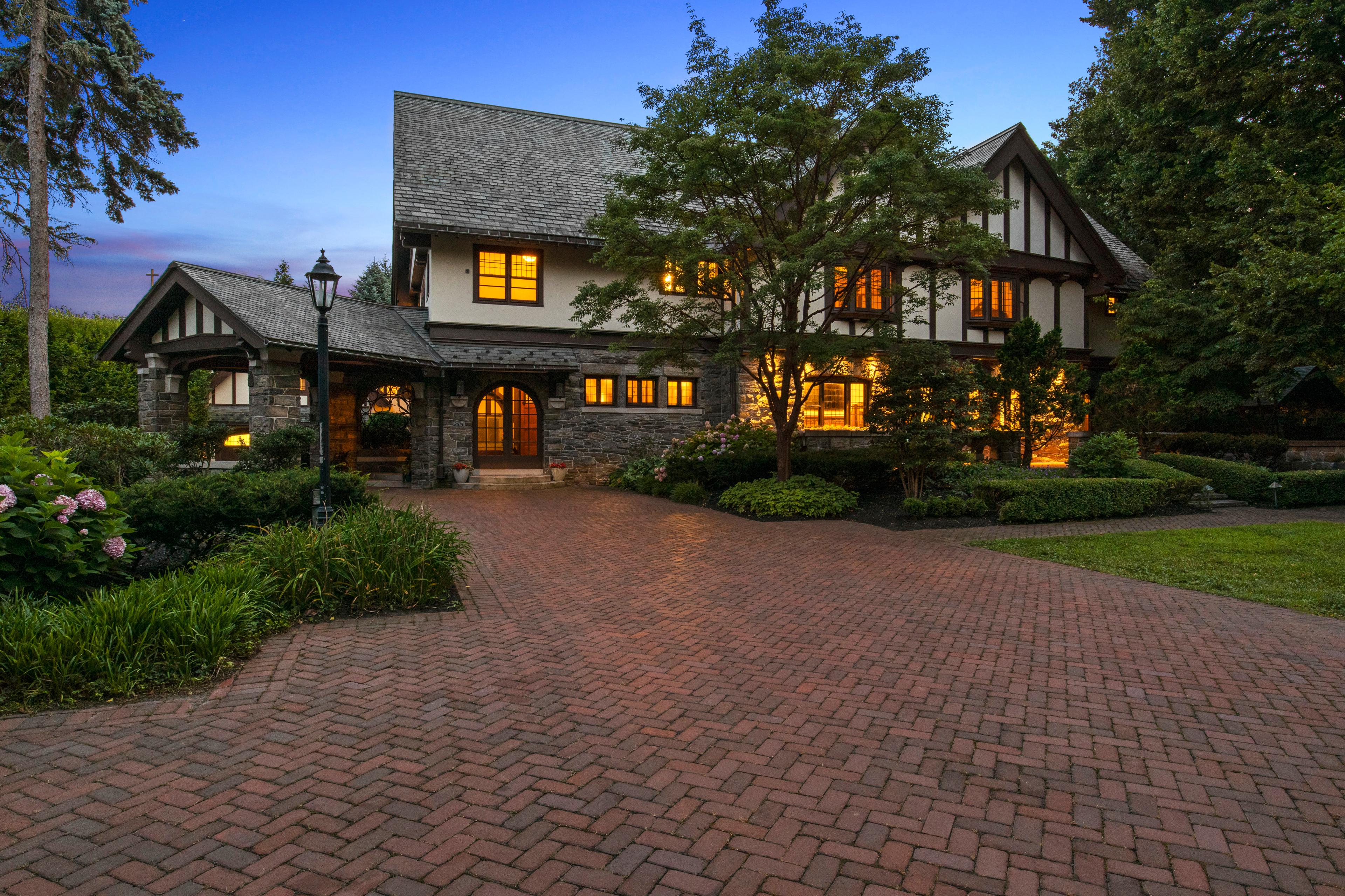 East Ave, Rochester, NY 14610