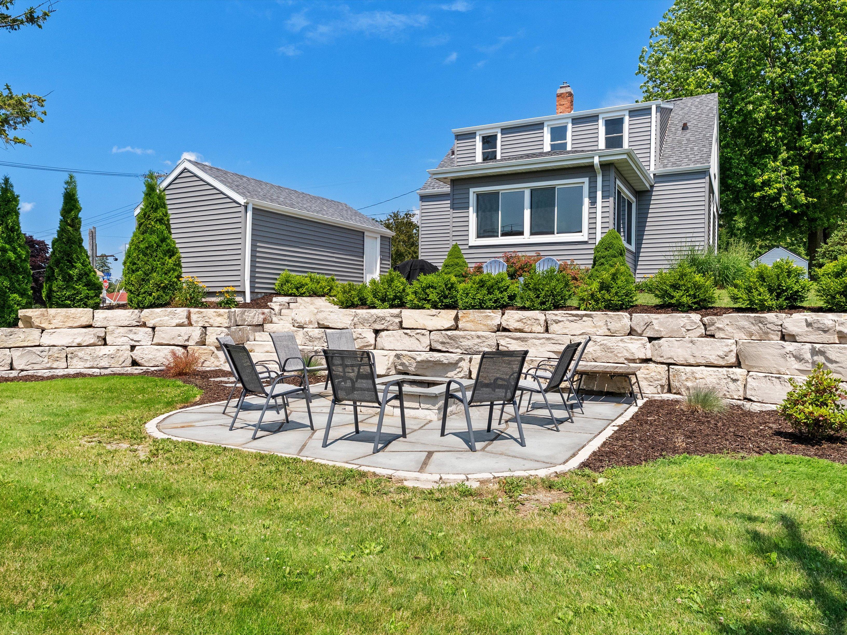 E North Water St, Algoma, WI 54201