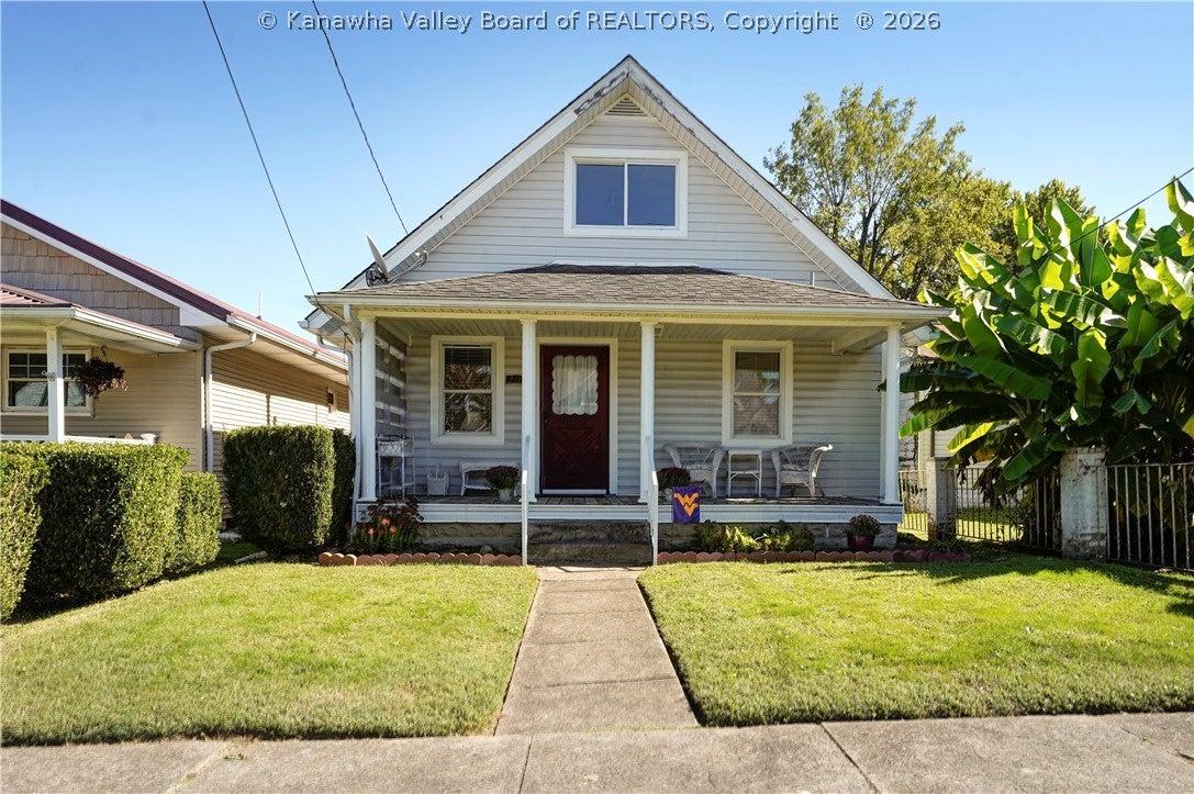 21st St, Dunbar, WV 25064