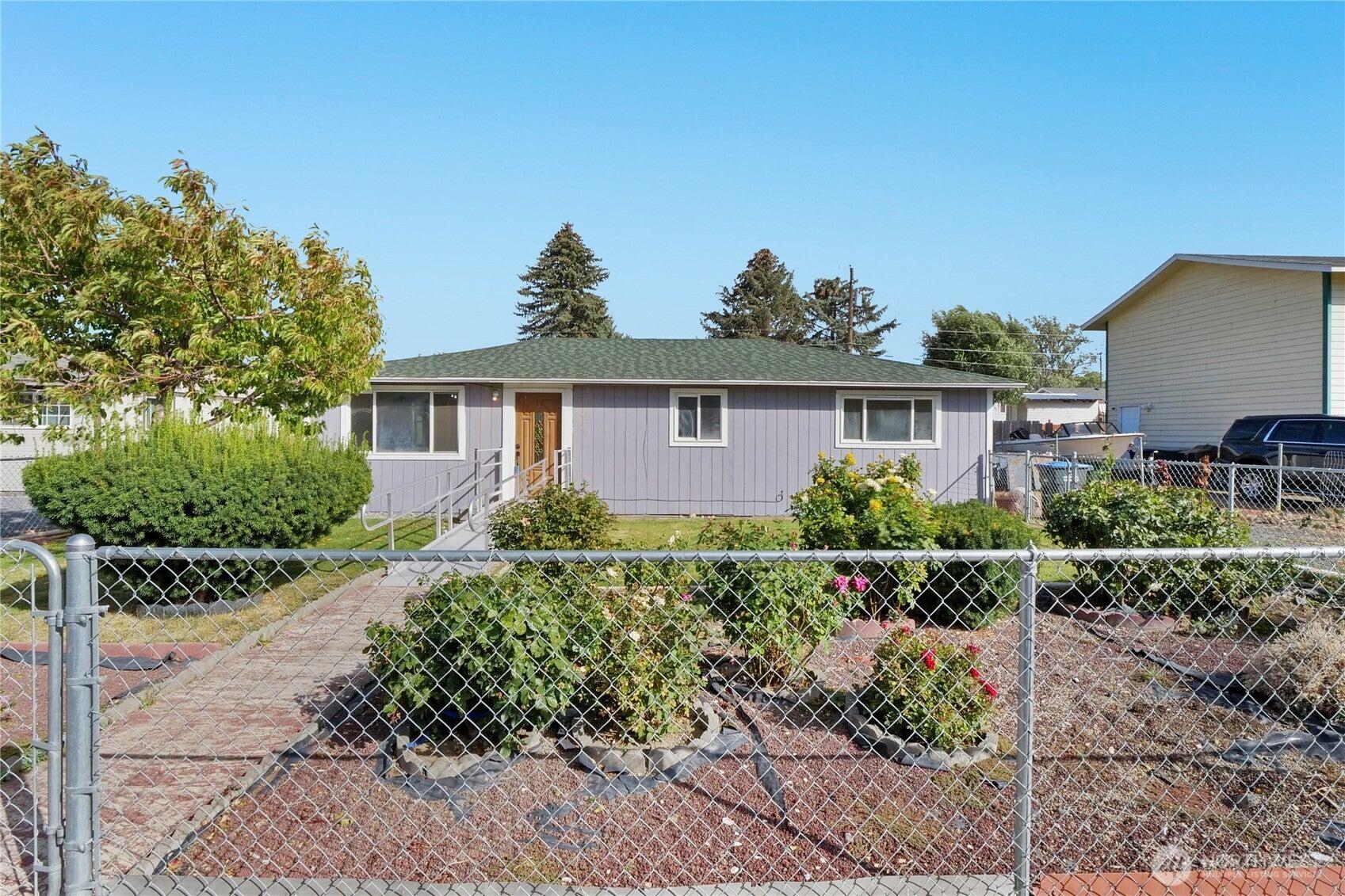 N Mary St, Moses Lake, WA 98837