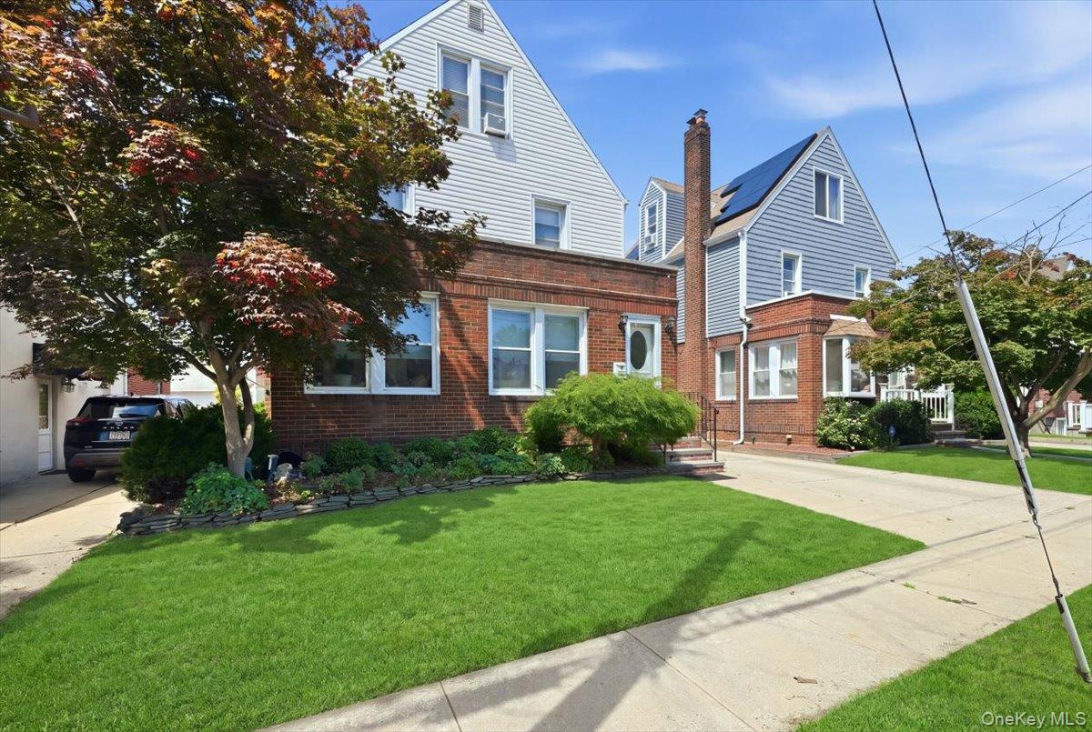 N 11th St, New Hyde Park, NY 11040