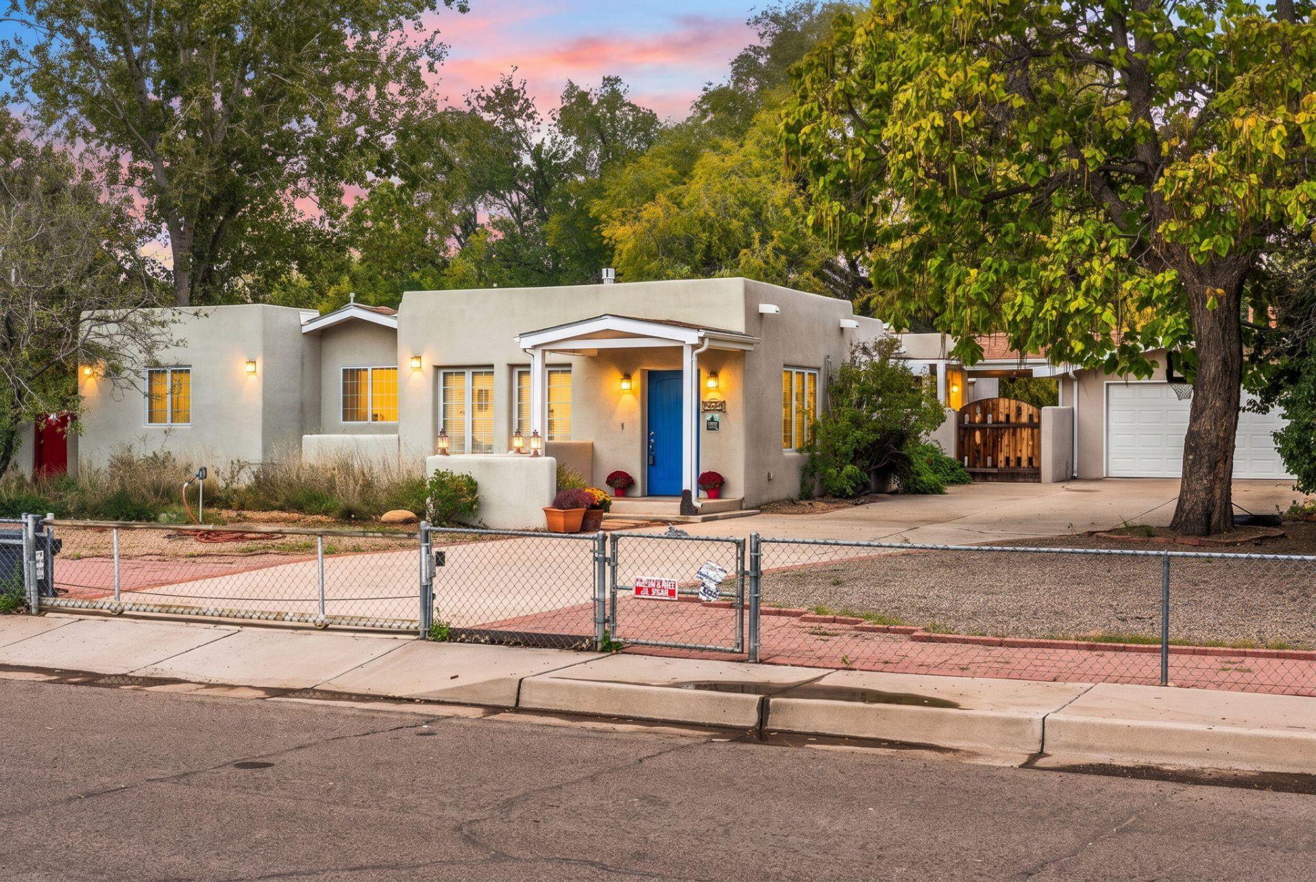 Spur Ct Nw, Albuquerque, NM 87104
