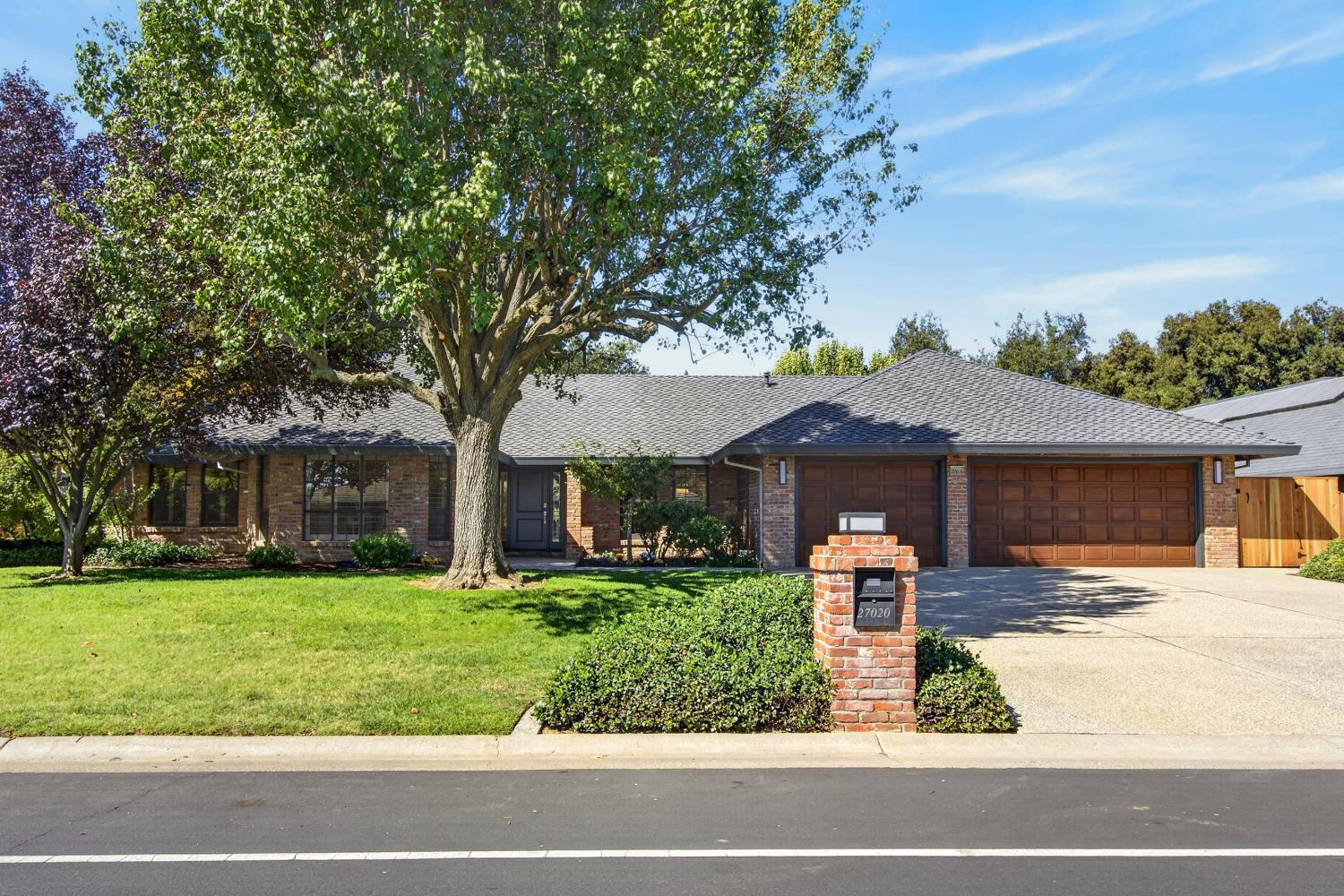 E El Macero Dr, El Macero, CA 95618