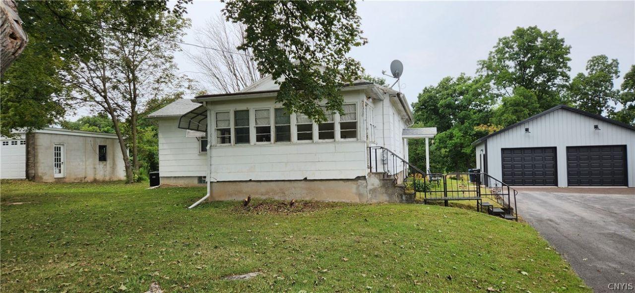 Lafayette Rd, Syracuse, NY 13205
