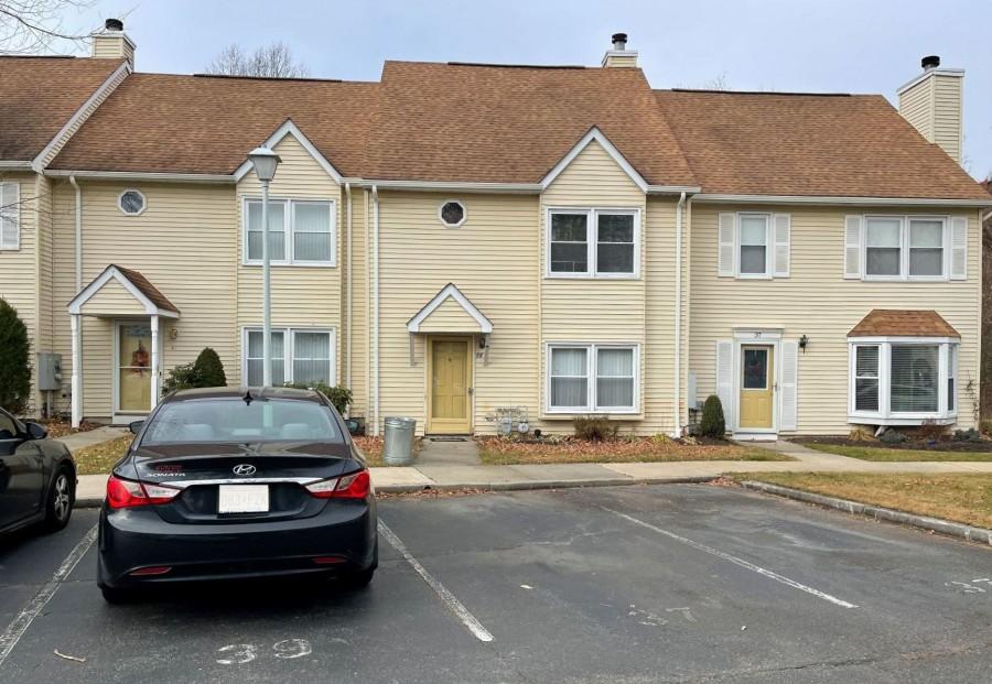 Colonial Ct, Jackson, NJ 08527