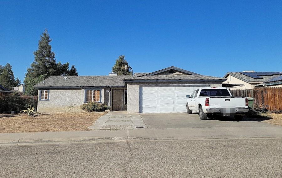 Northview St, Selma, CA 93662