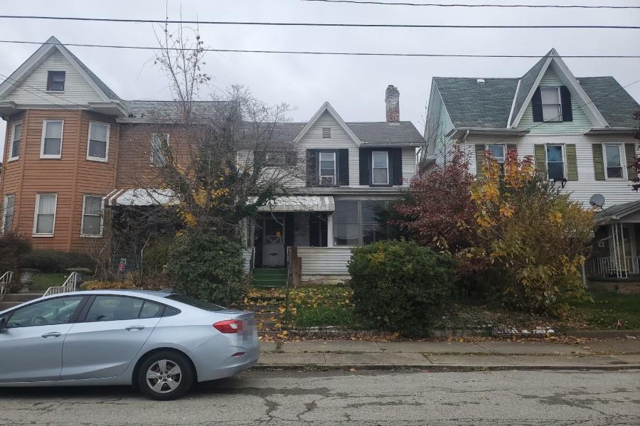E 9th Ave, Tarentum, PA 15084