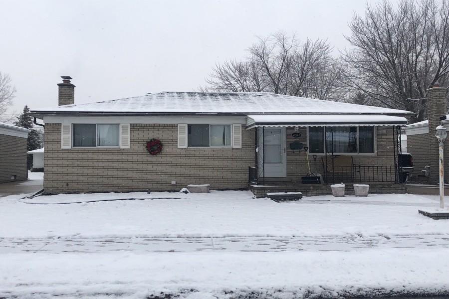 Raymond St, Saint Clair Shores, MI 48082