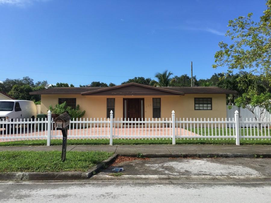 W 74th Pl, Hialeah, FL 33014
